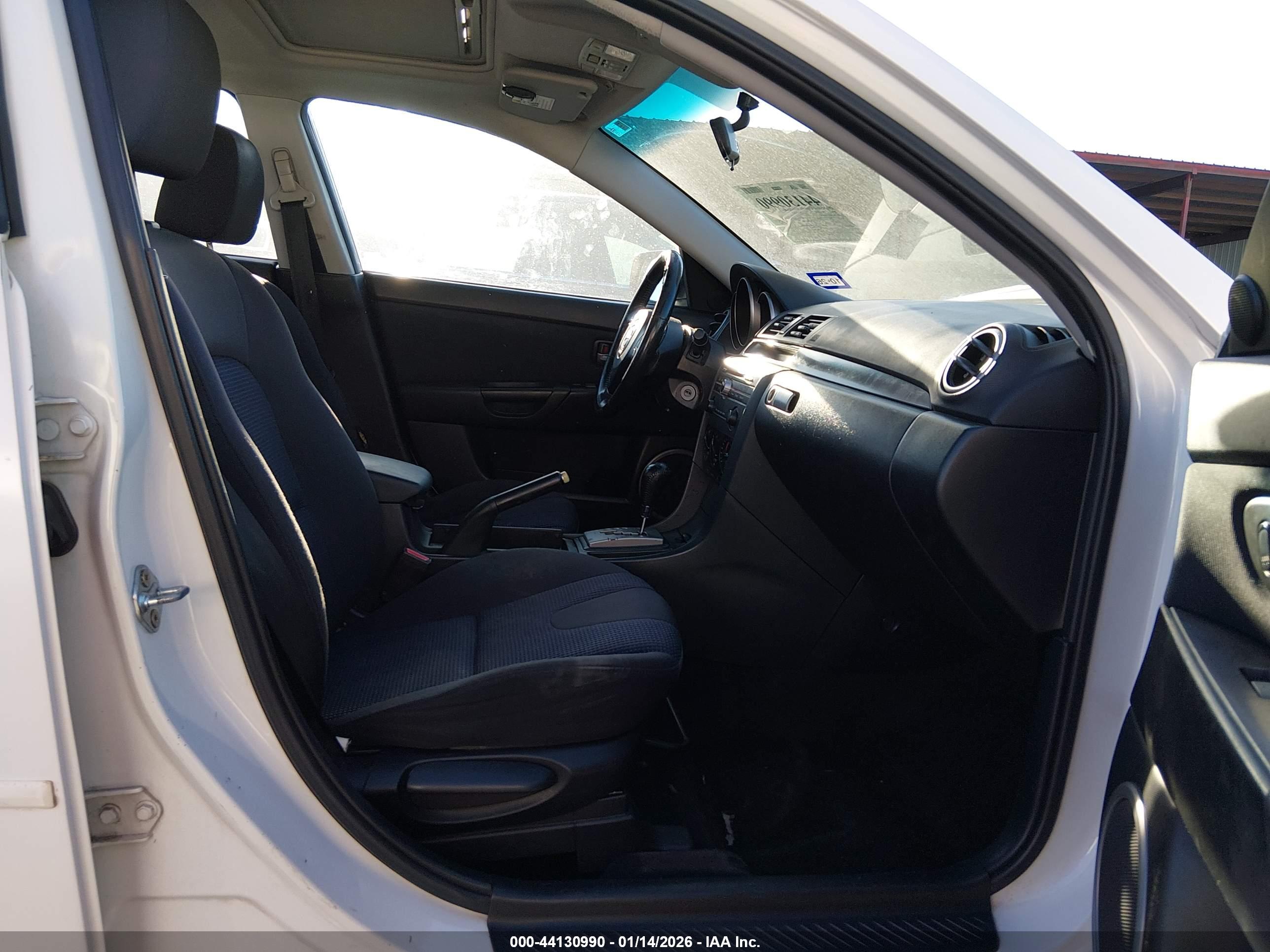 MAZDA MAZDA3 image 5