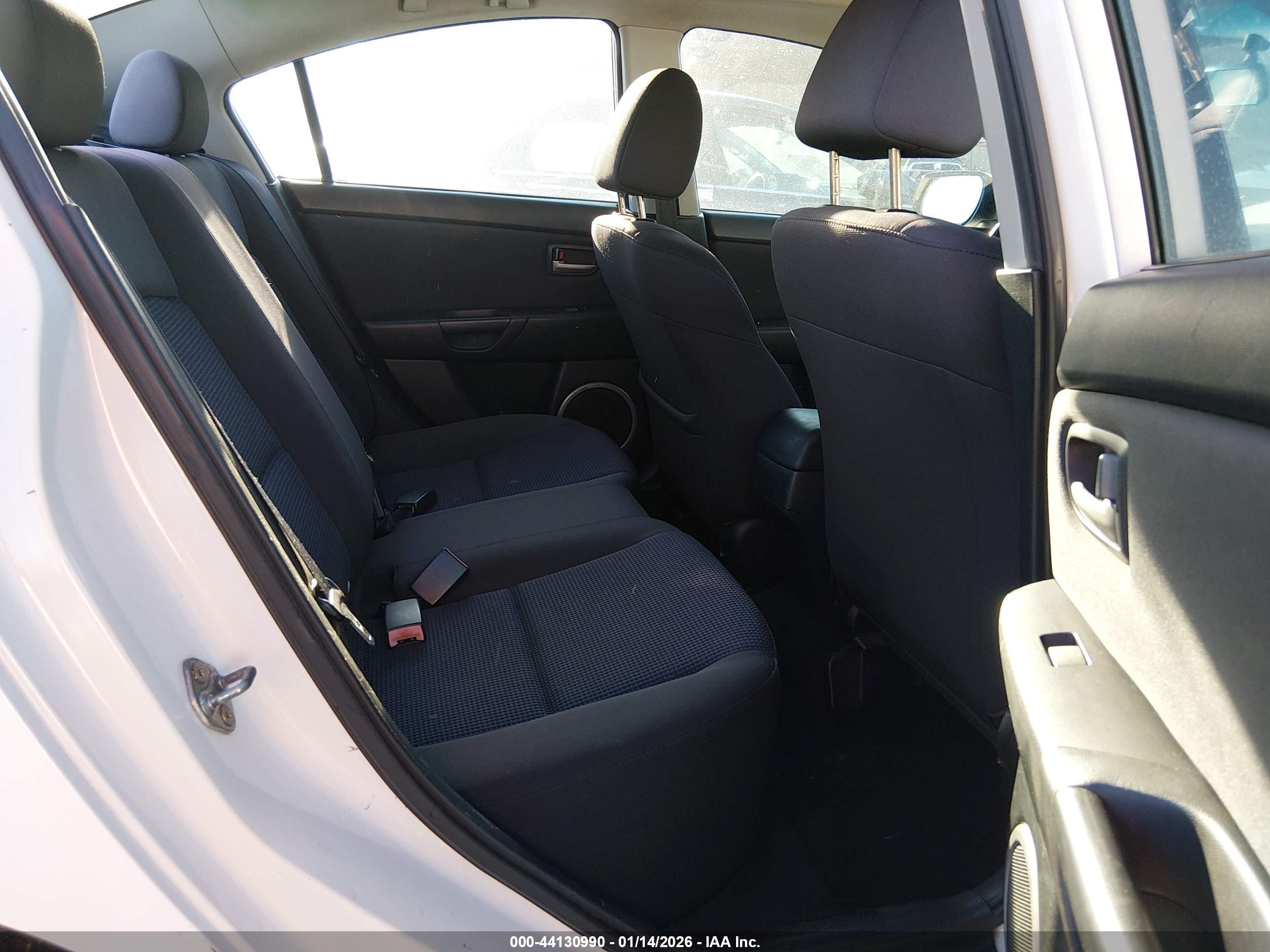 MAZDA MAZDA3 image 8