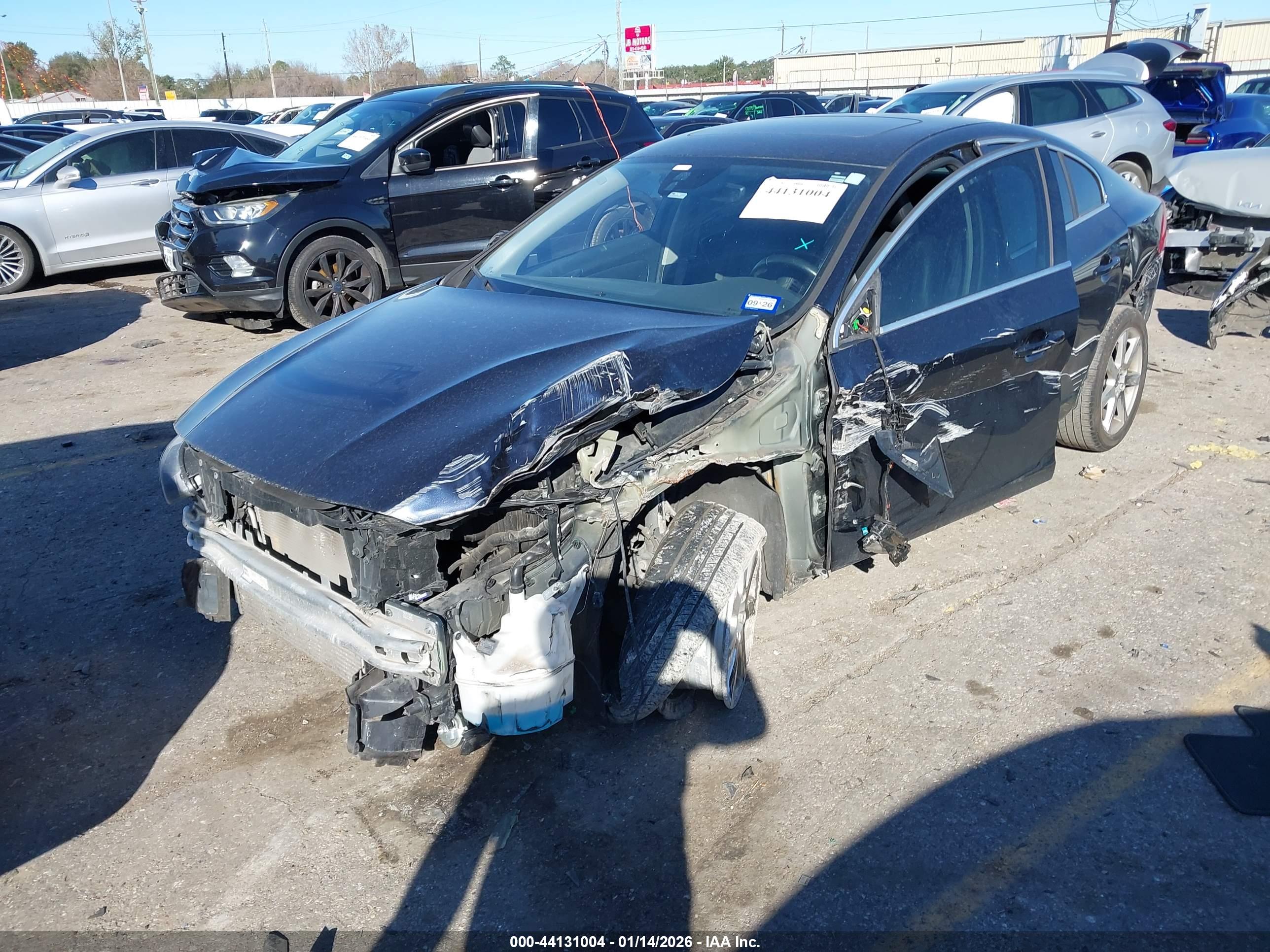 VOLVO S60 image 2