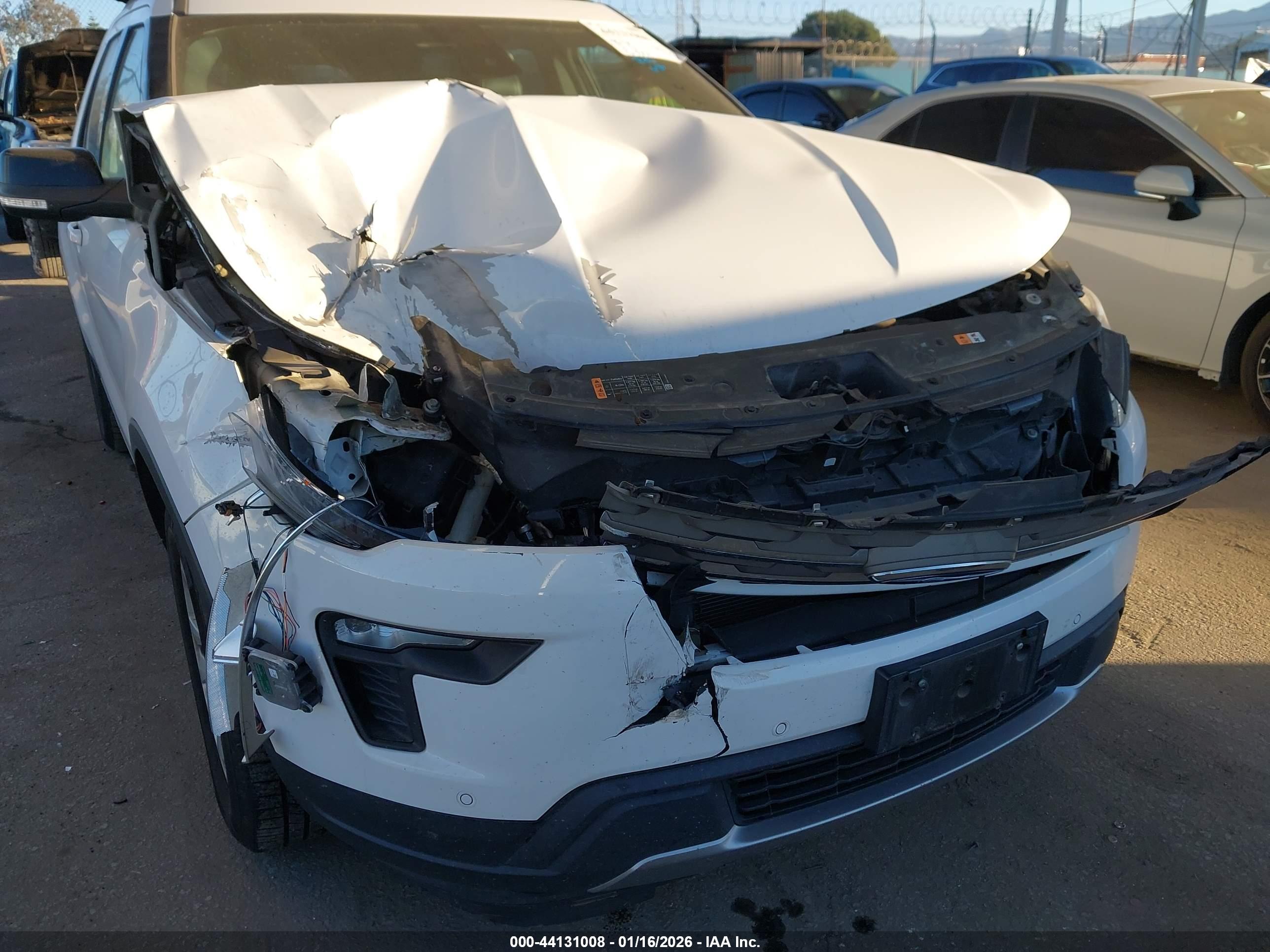 FORD EXPLORER image 6