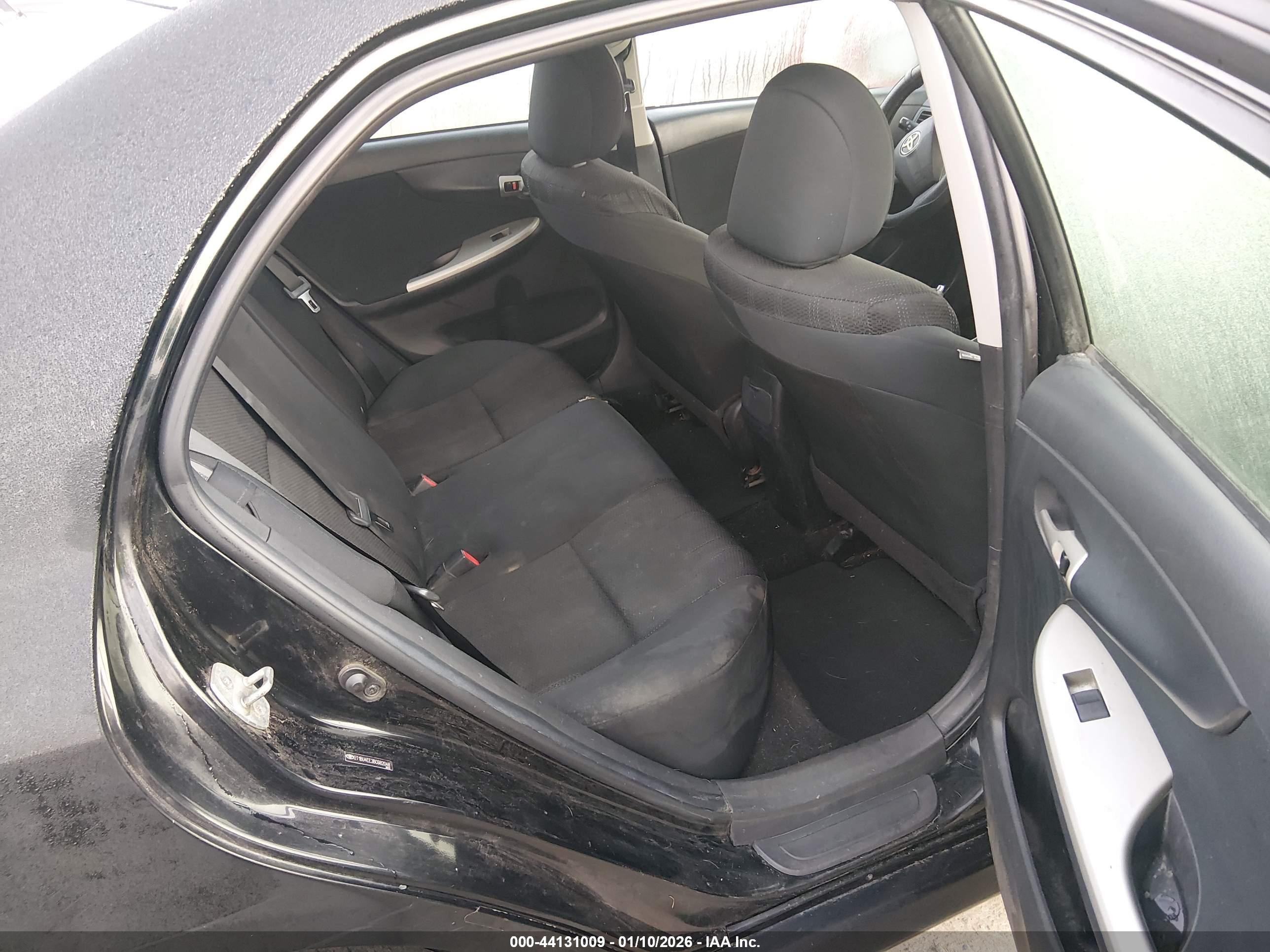 TOYOTA COROLLA image 8