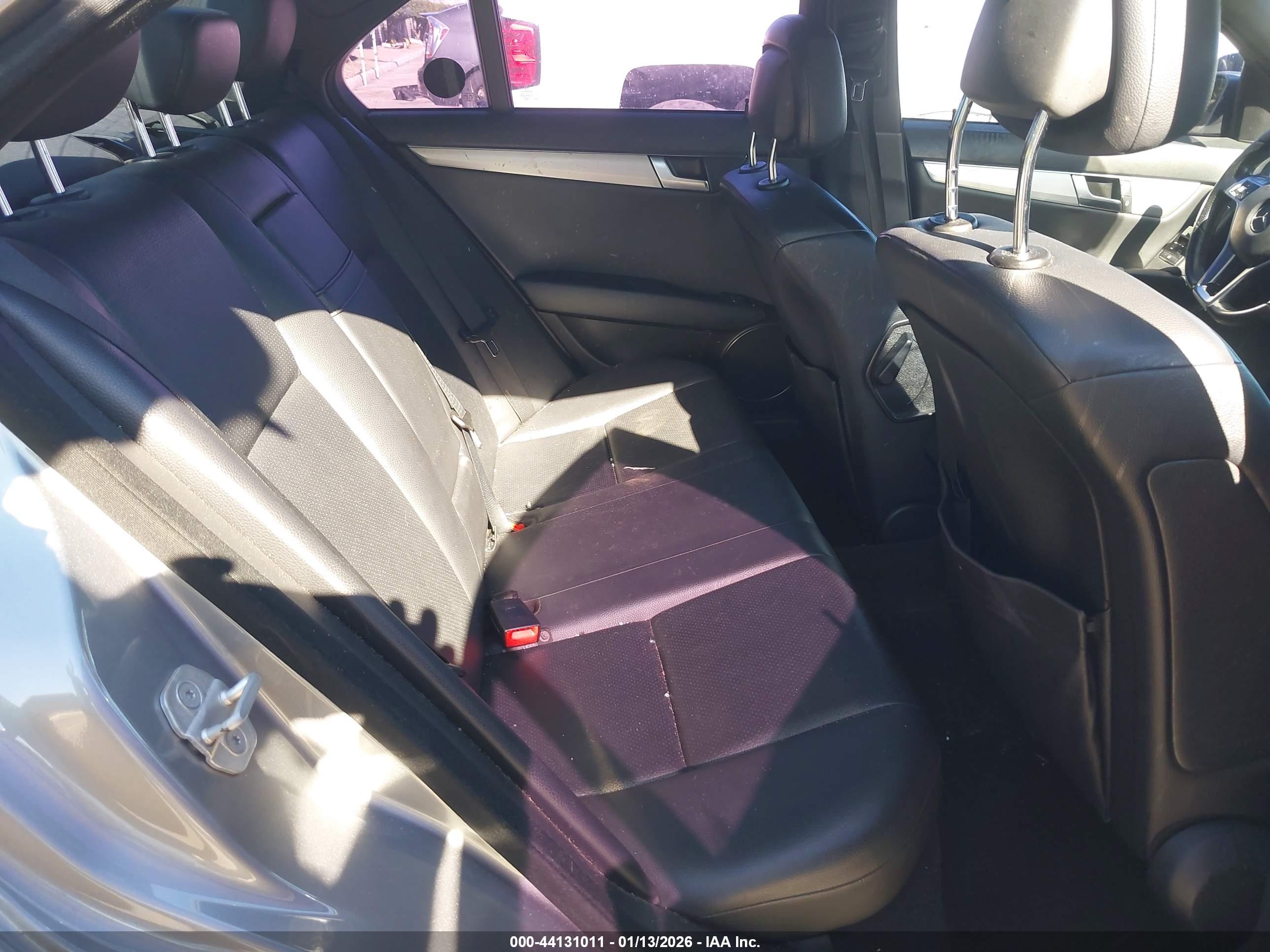 MERCEDES-BENZ C image 8