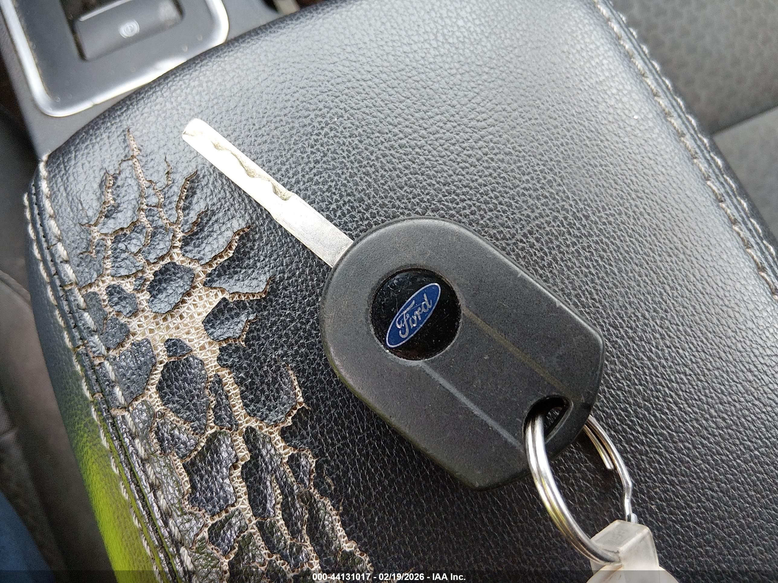 FORD ESCAPE image 11