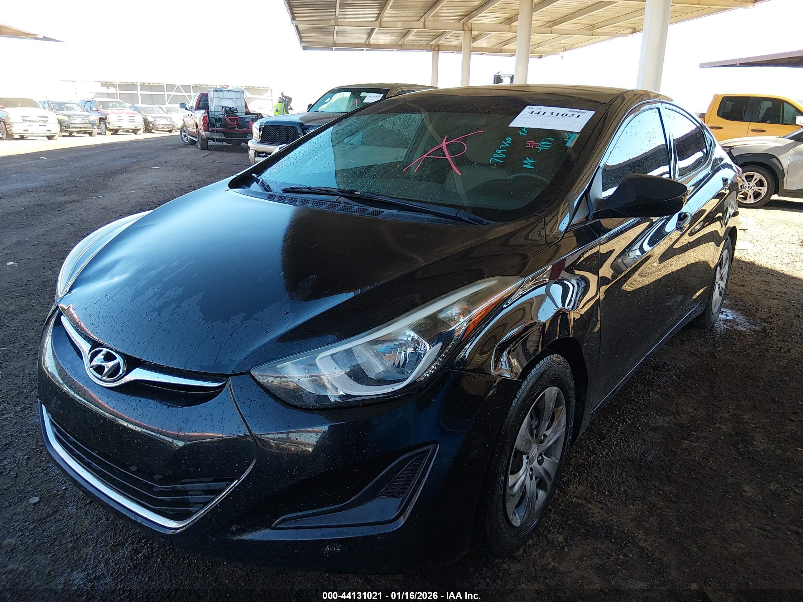 HYUNDAI ELANTRA image 2