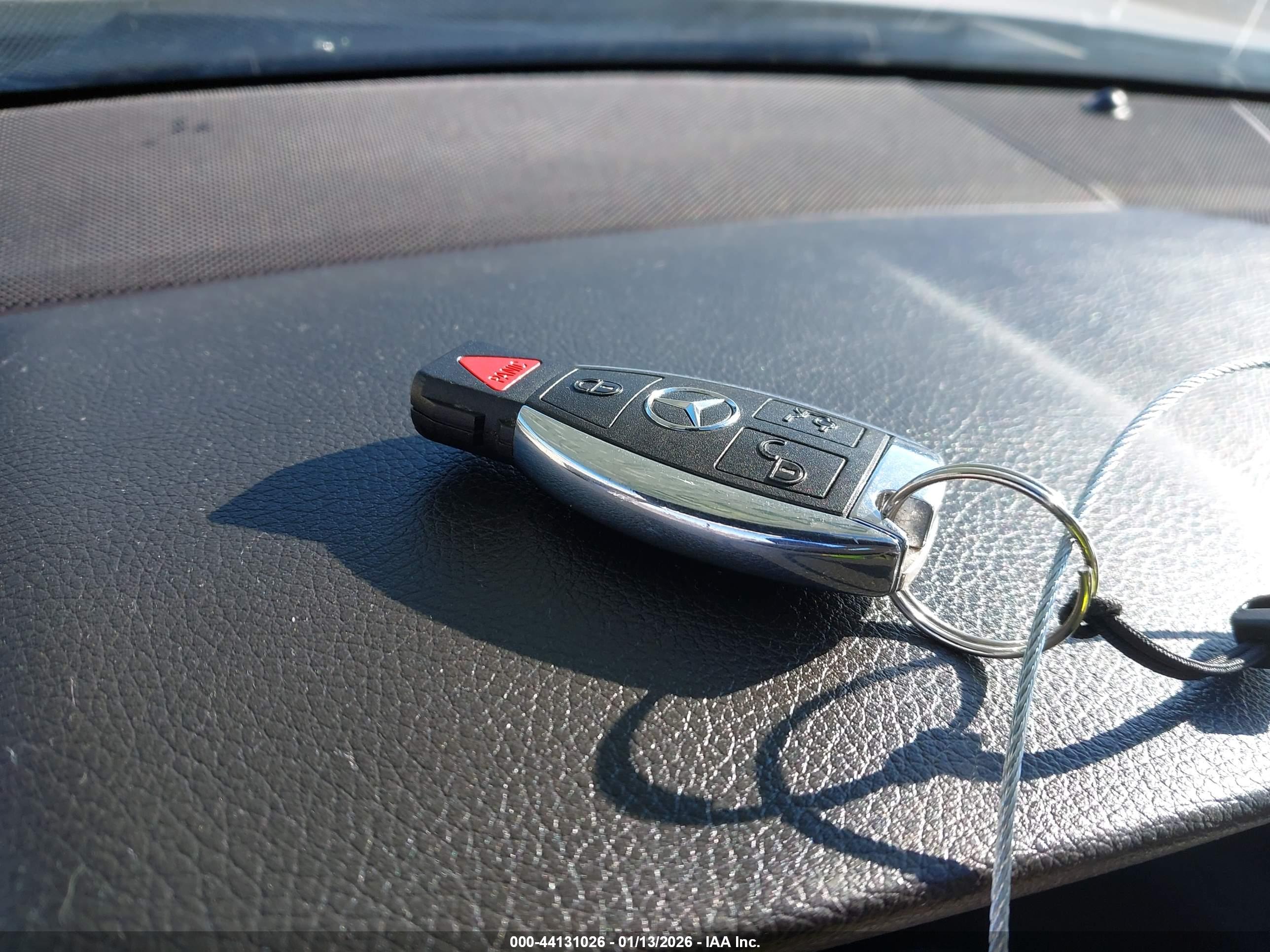 MERCEDES-BENZ E image 11