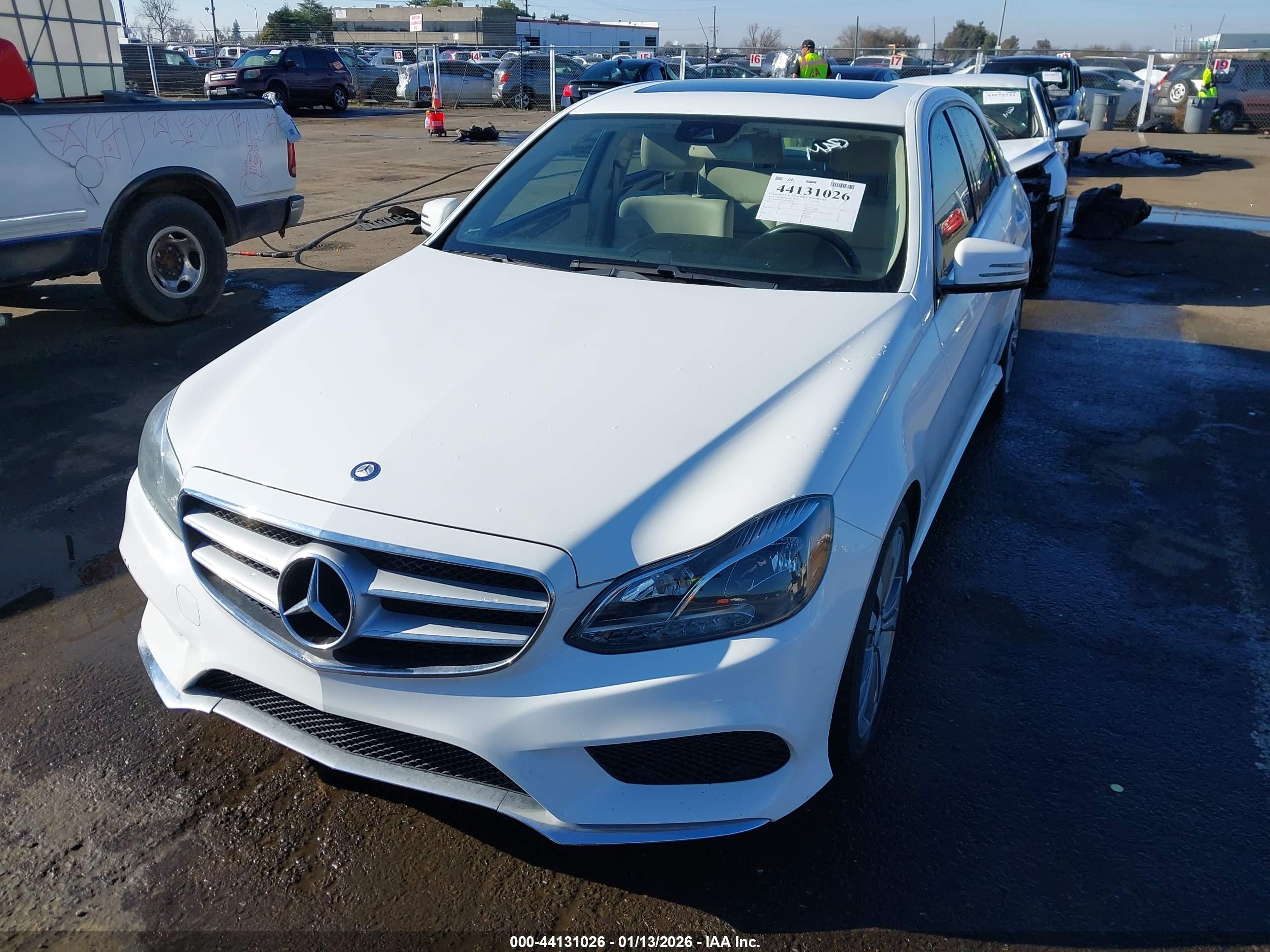 MERCEDES-BENZ E image 2