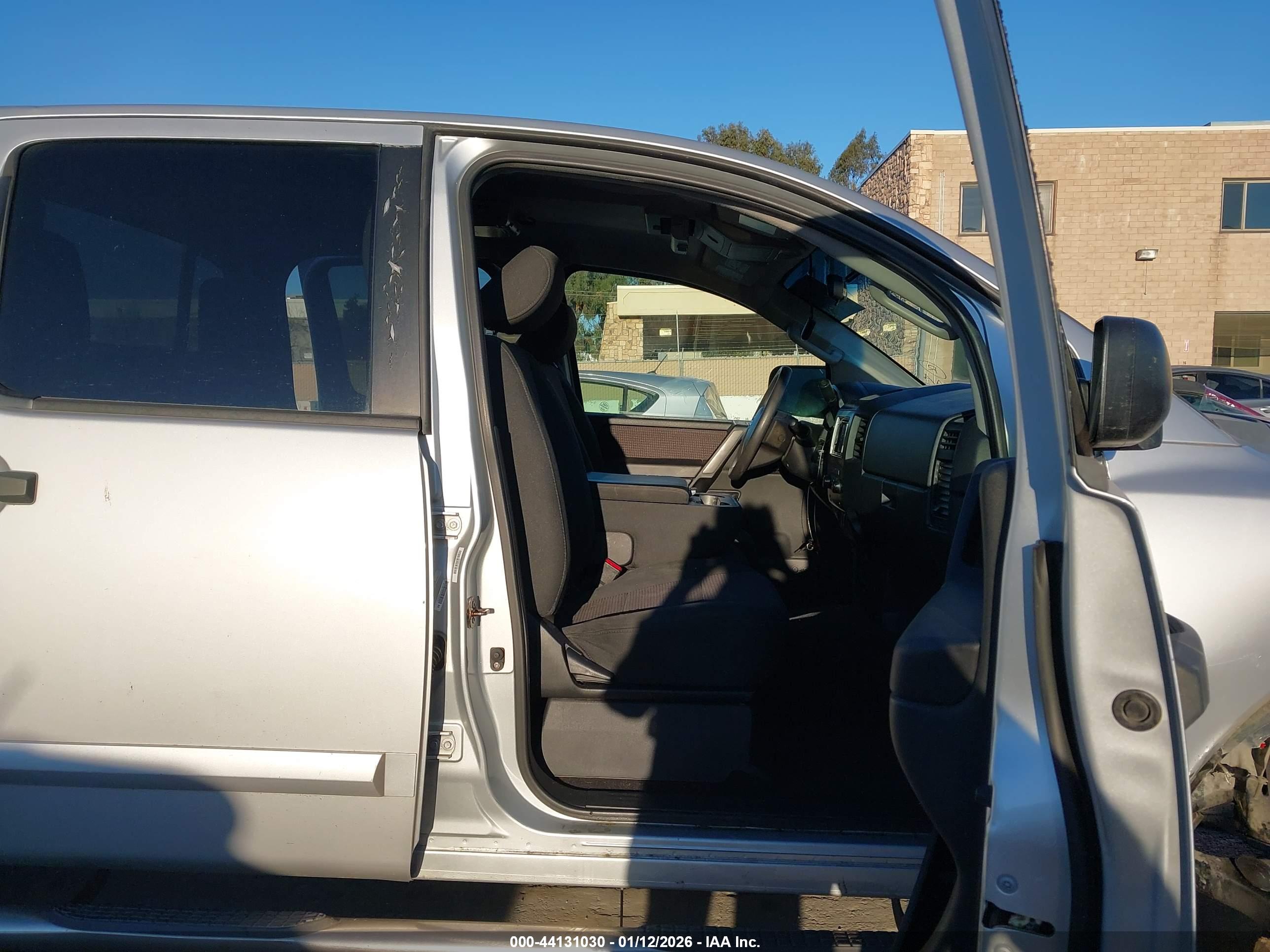 NISSAN TITAN image 5