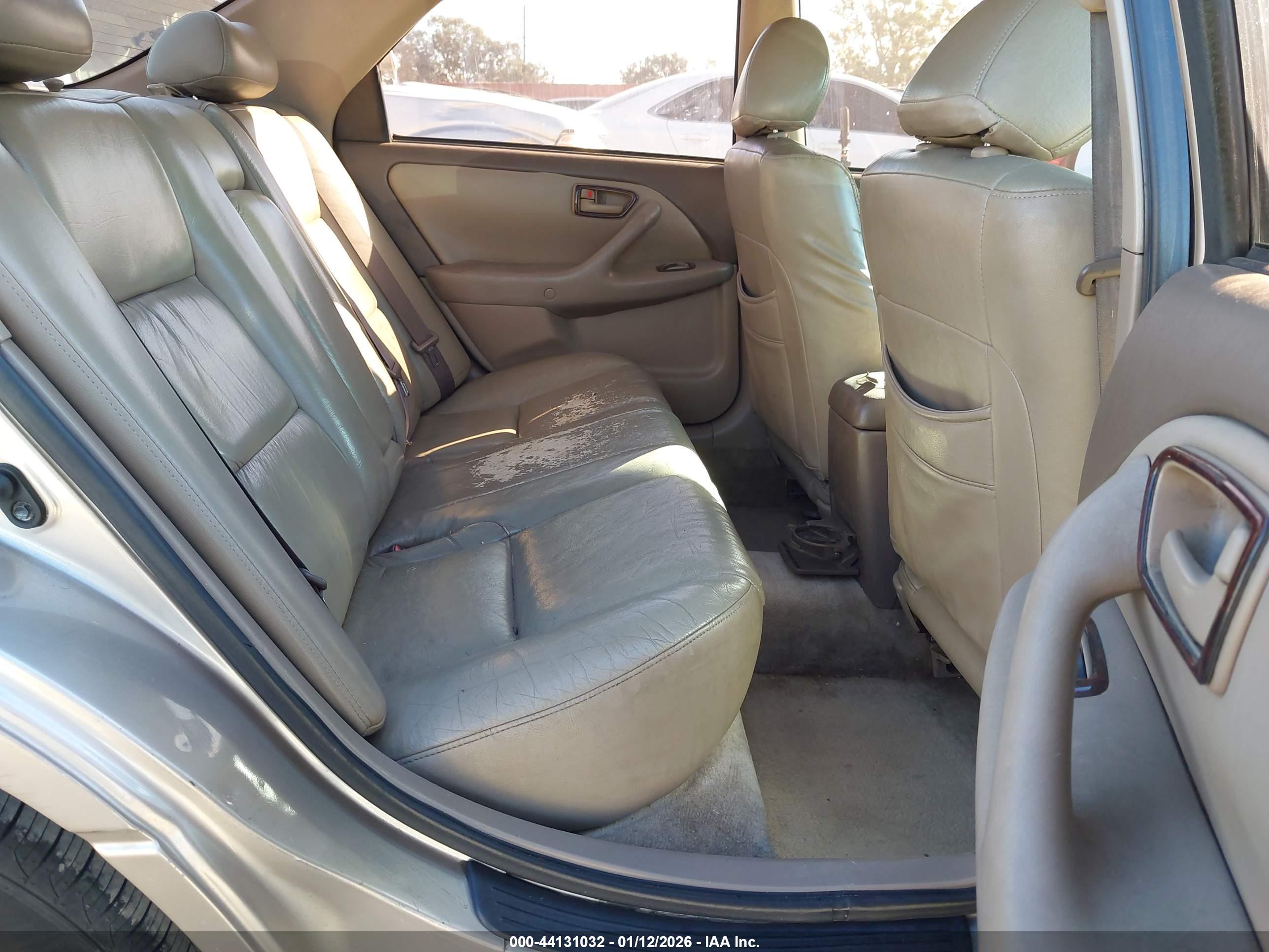 TOYOTA CAMRY image 8