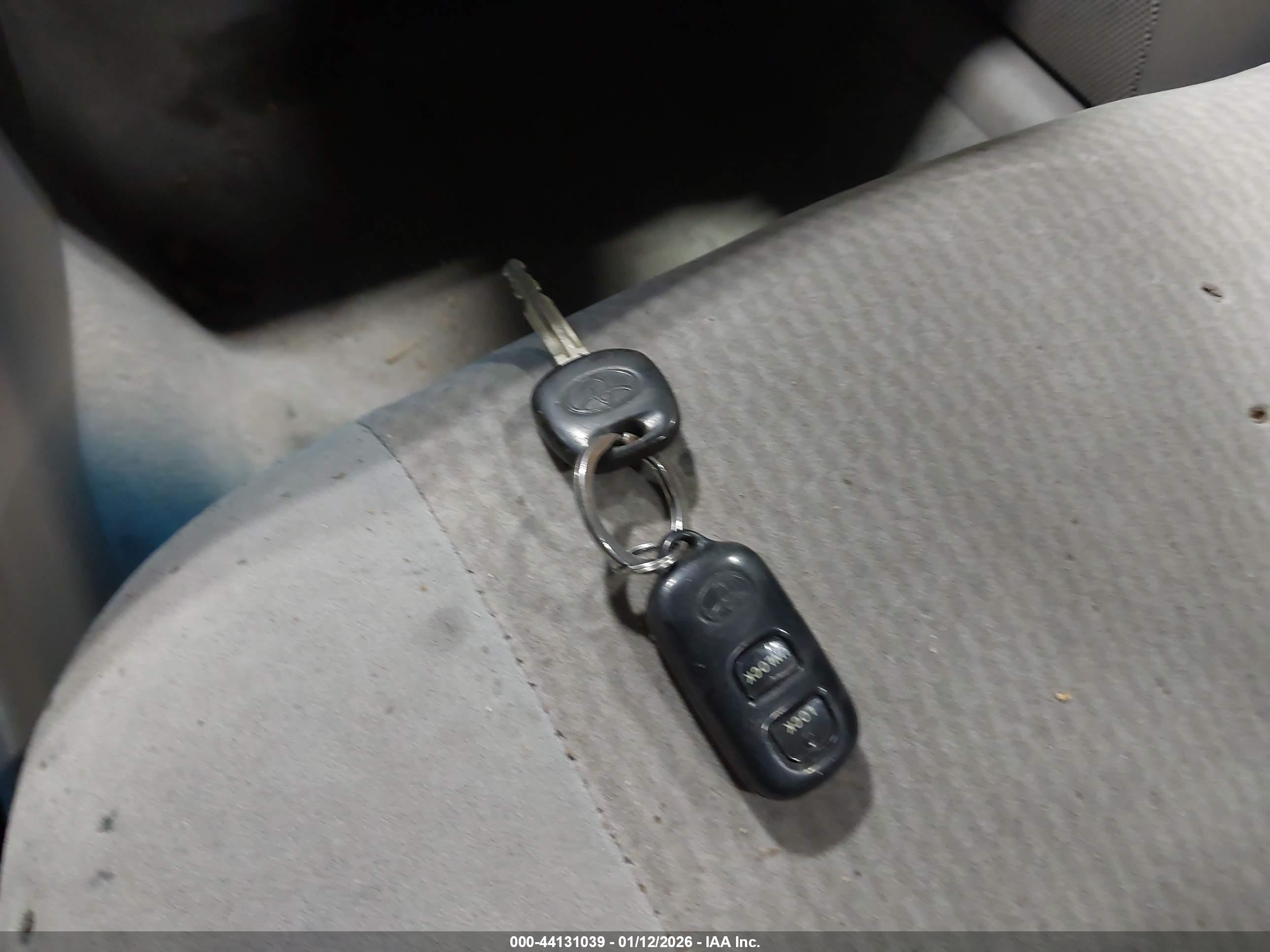 TOYOTA COROLLA image 11
