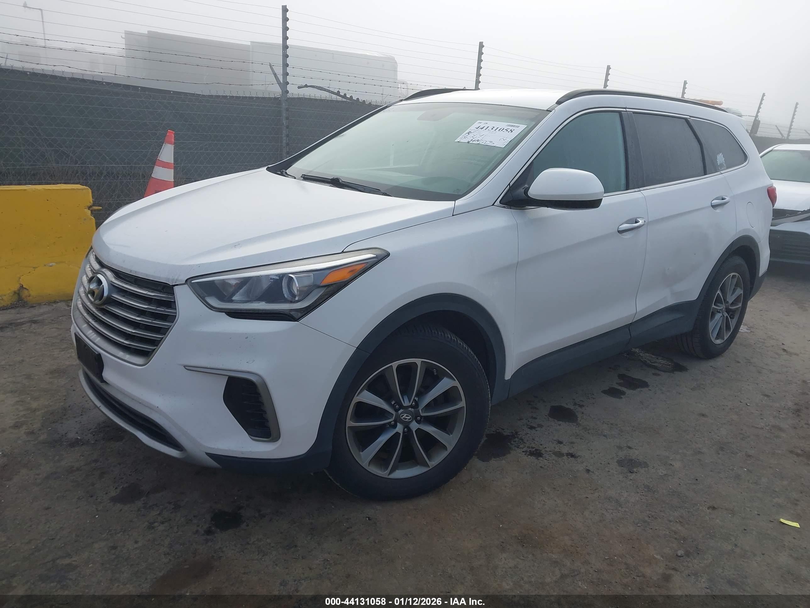 HYUNDAI SANTA image 2