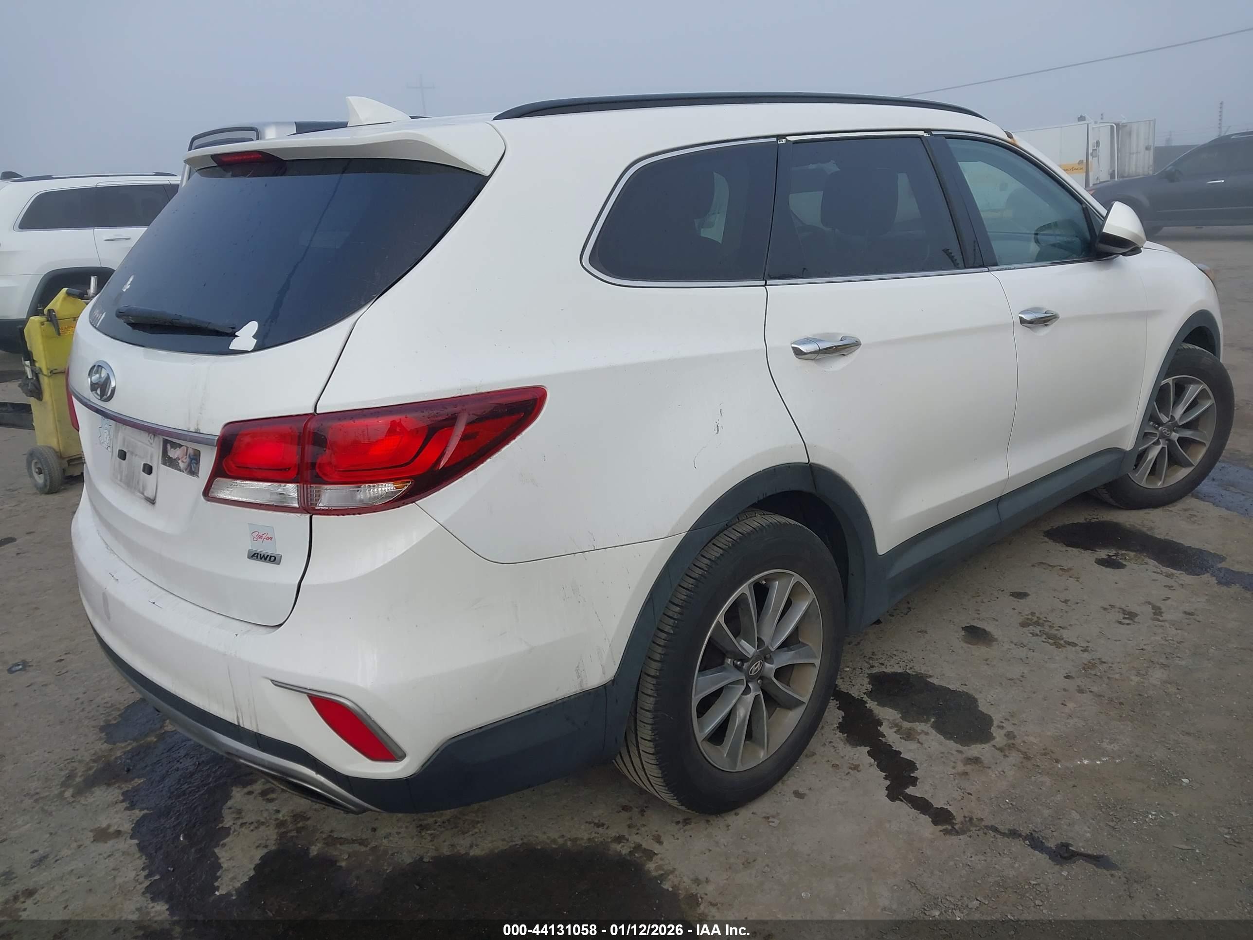 HYUNDAI SANTA image 4