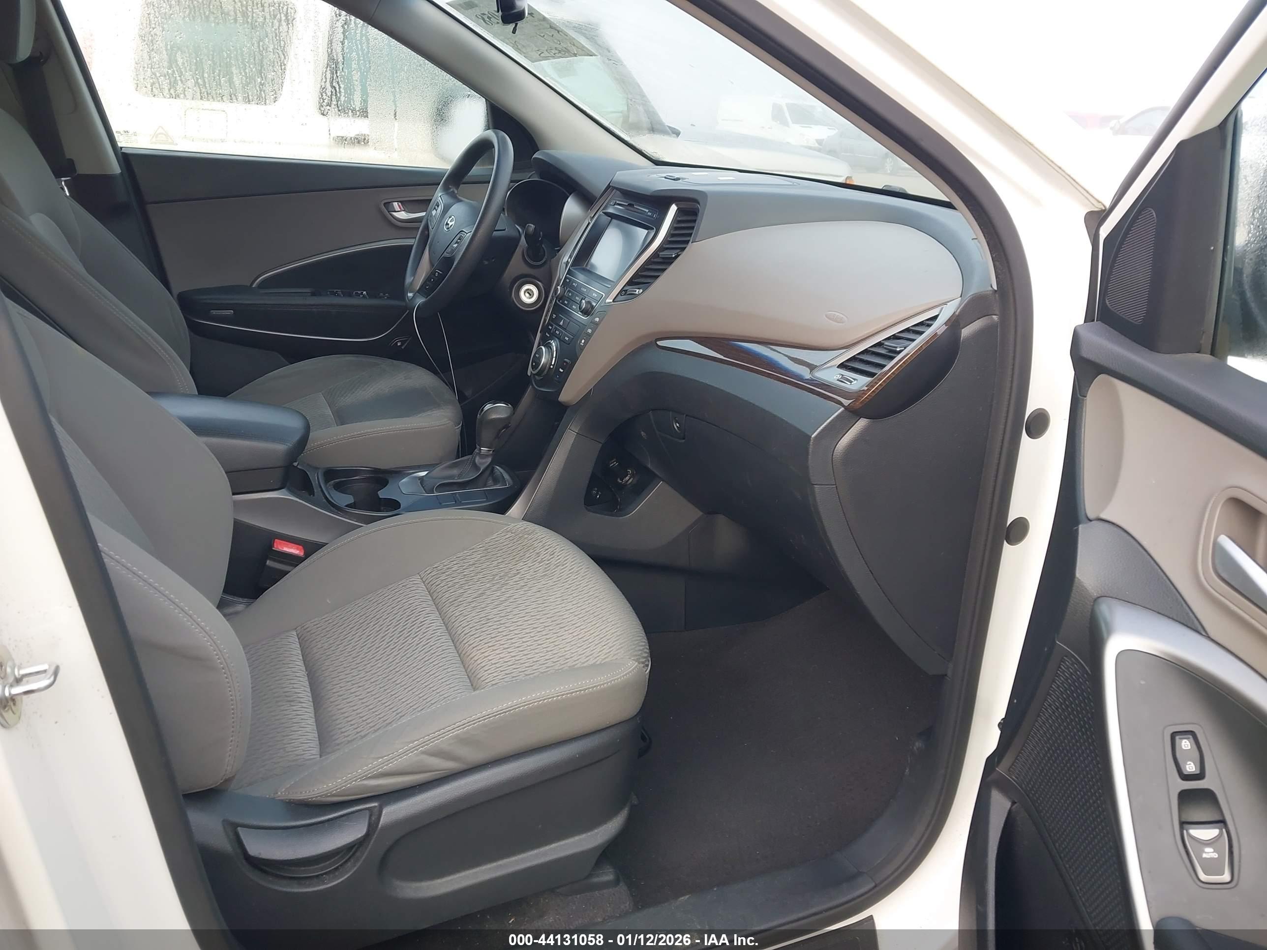 HYUNDAI SANTA image 5