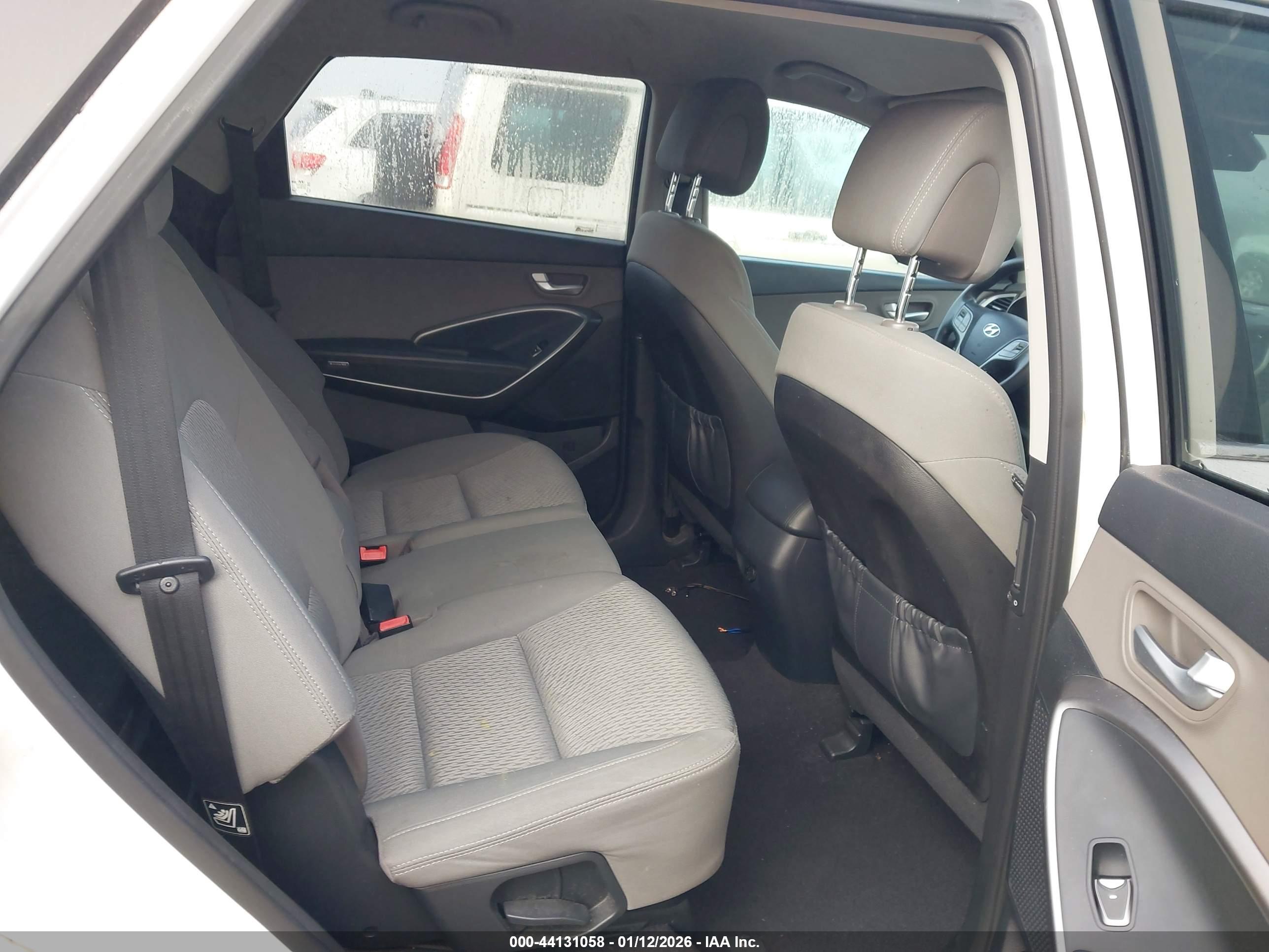 HYUNDAI SANTA image 8
