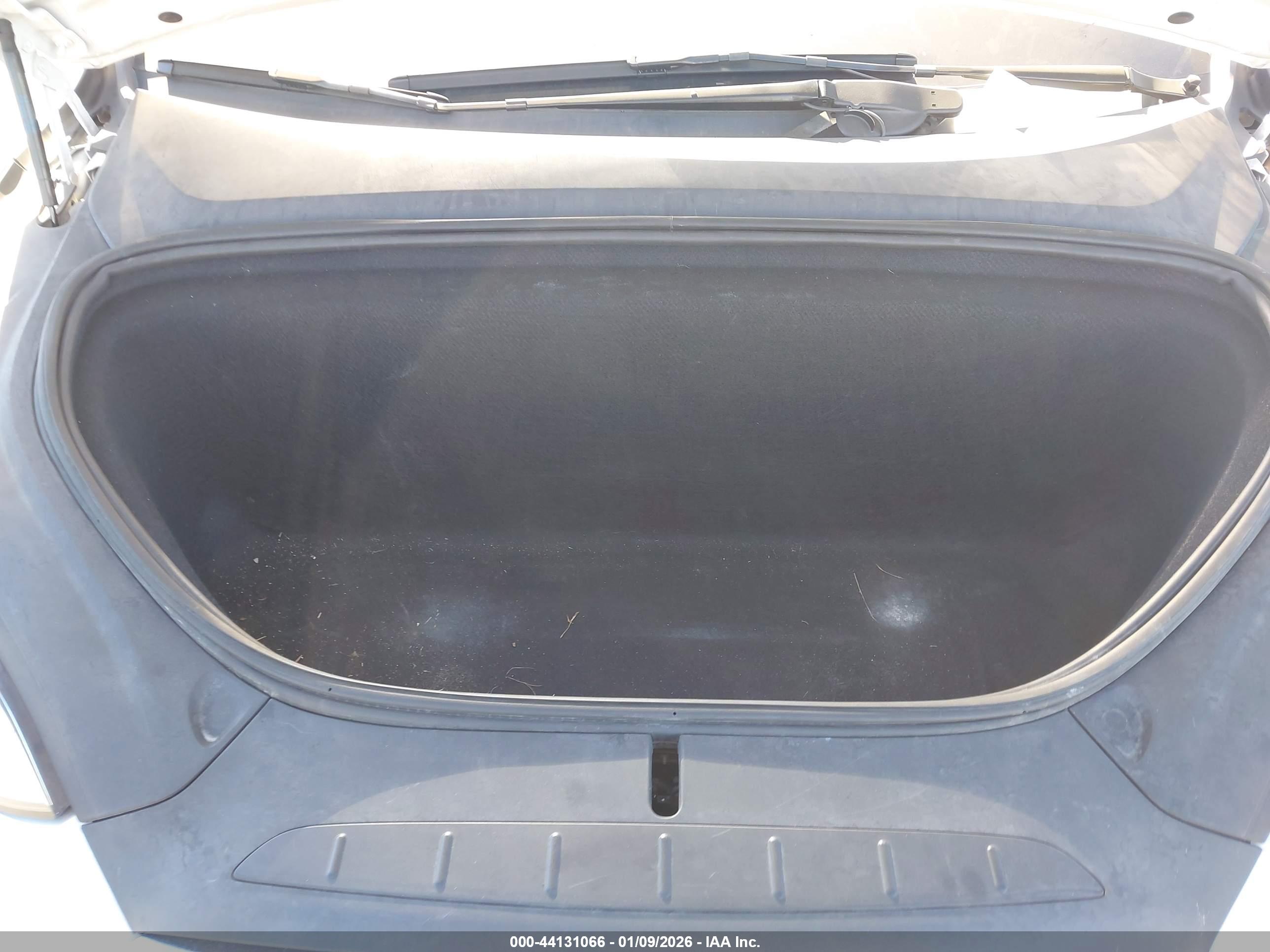 TESLA MODEL image 10