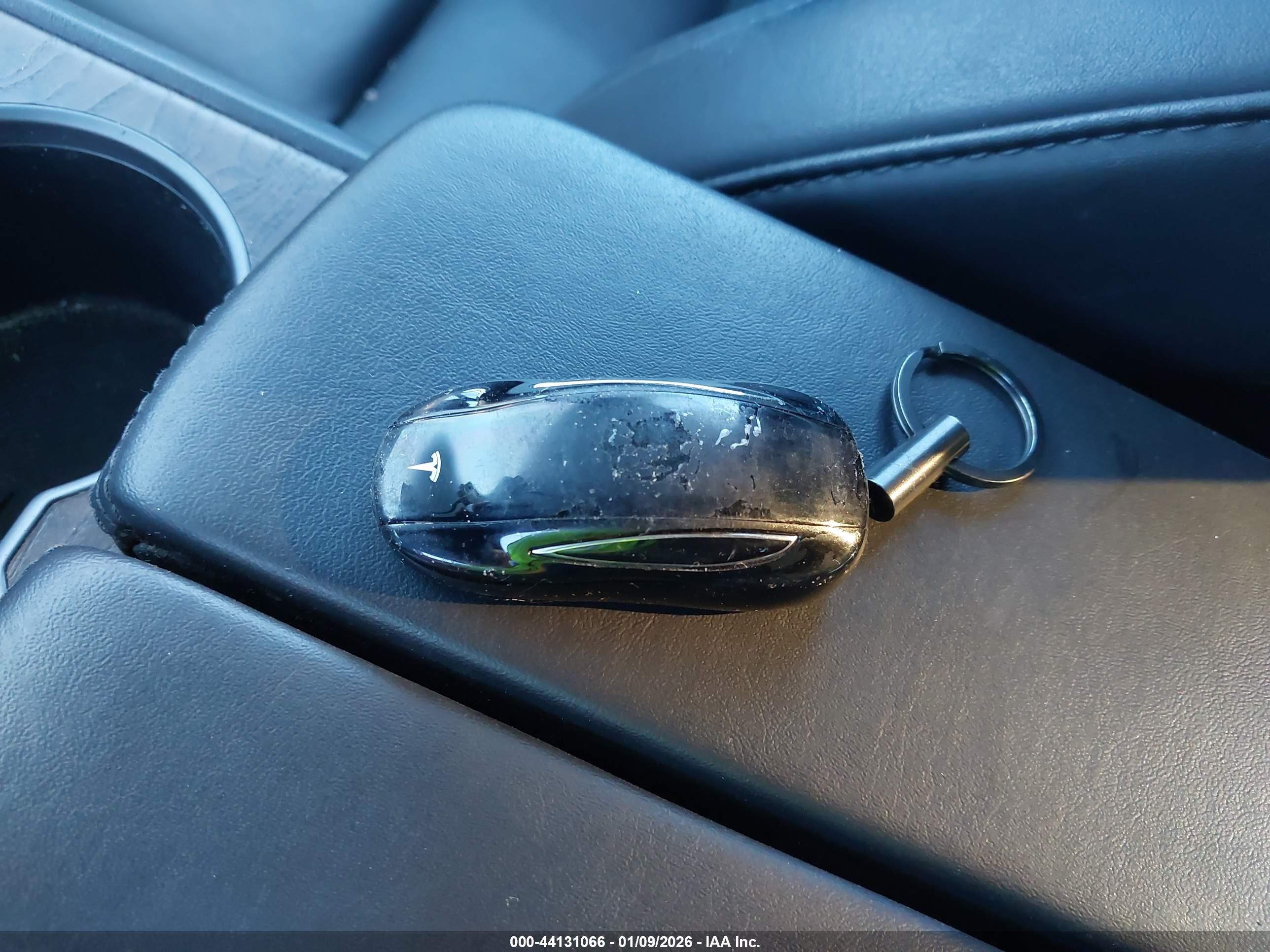 TESLA MODEL image 11
