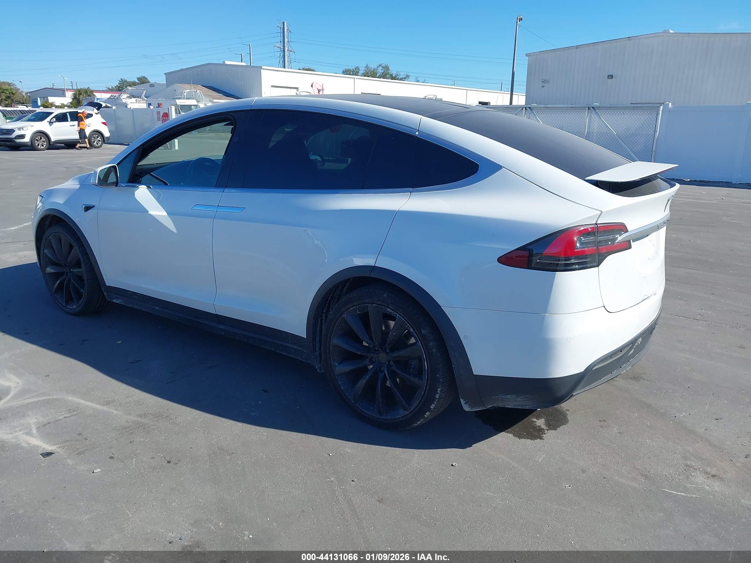 TESLA MODEL image 3