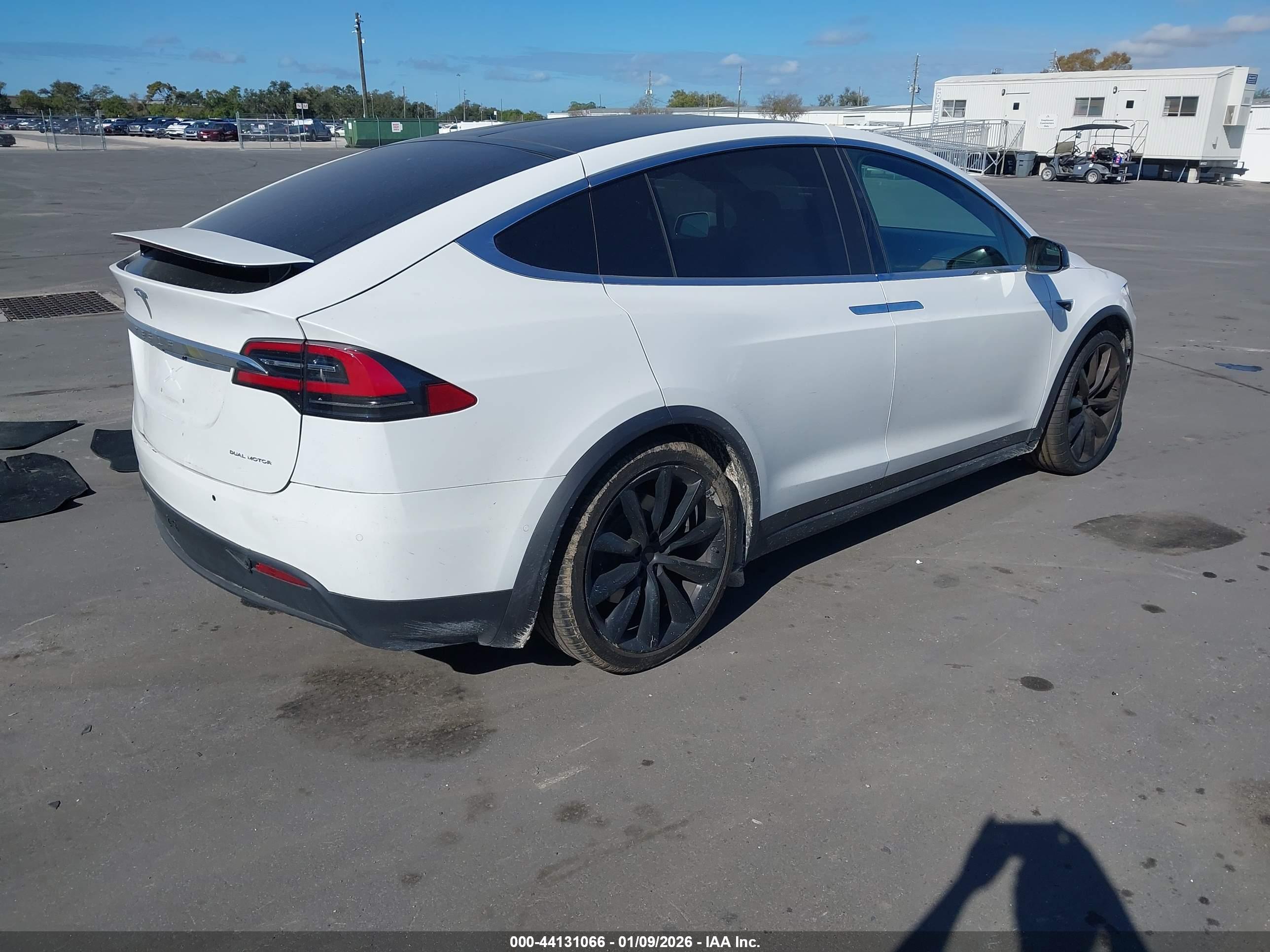 TESLA MODEL image 4