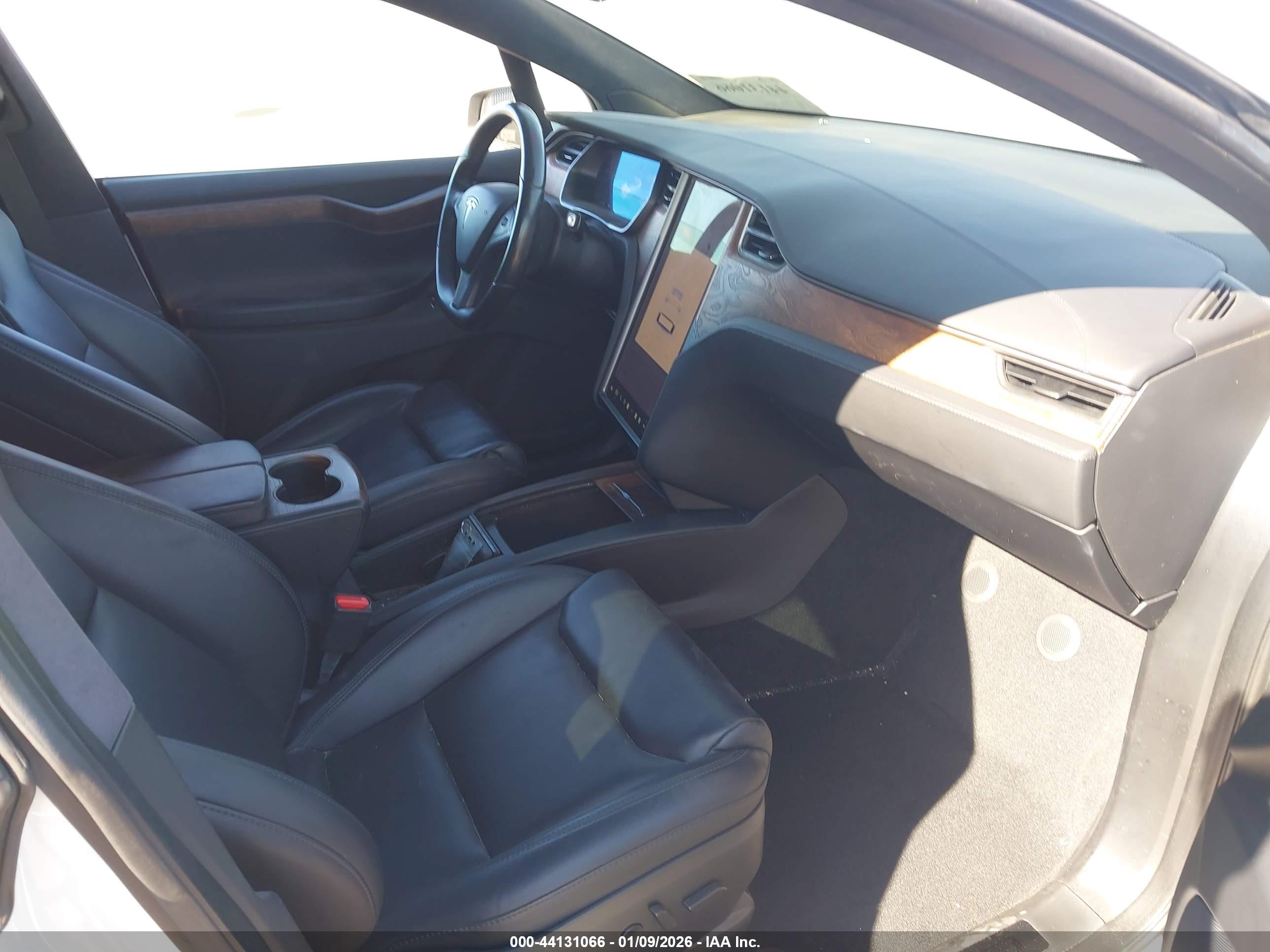 TESLA MODEL image 5