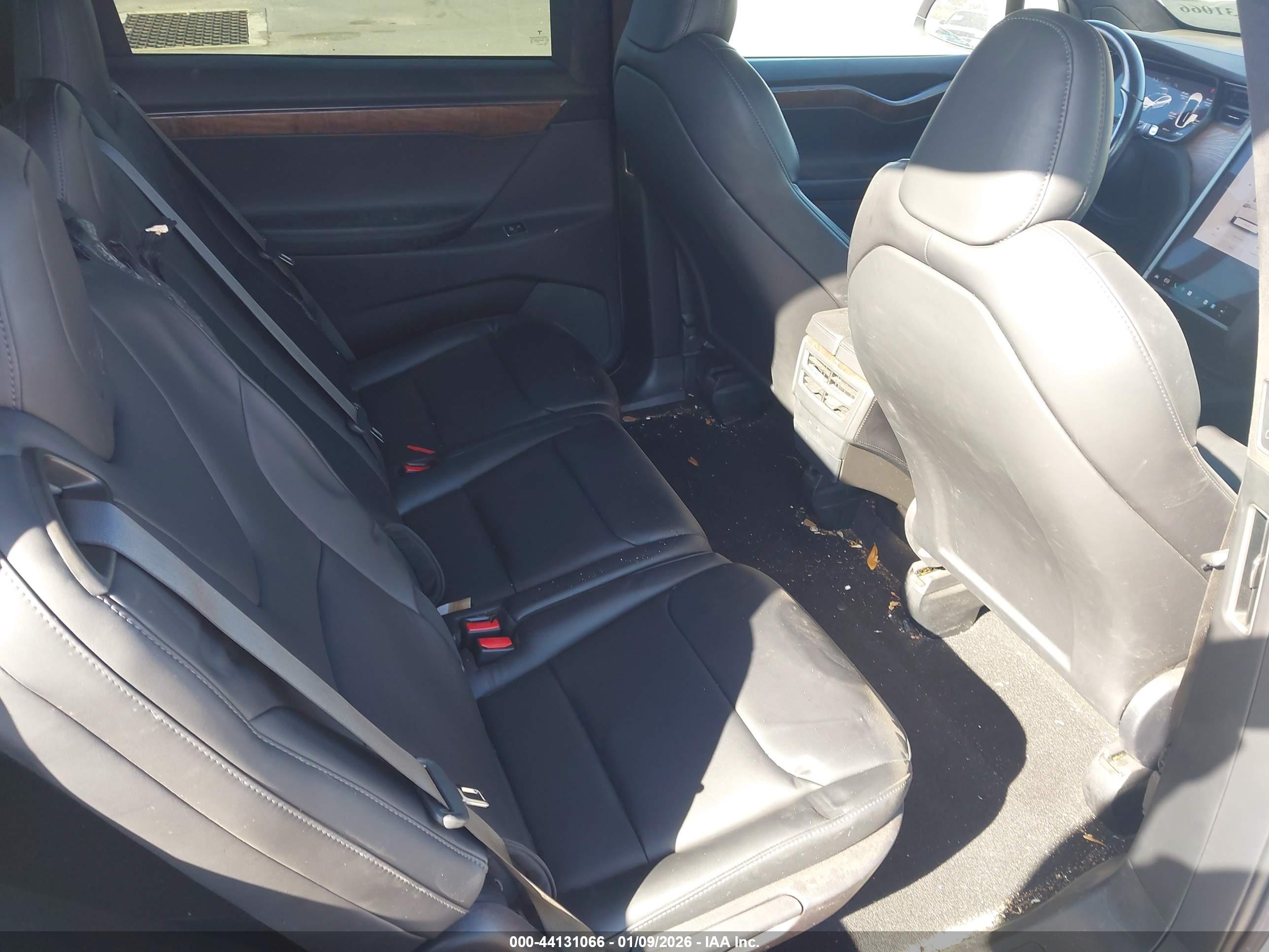TESLA MODEL image 8