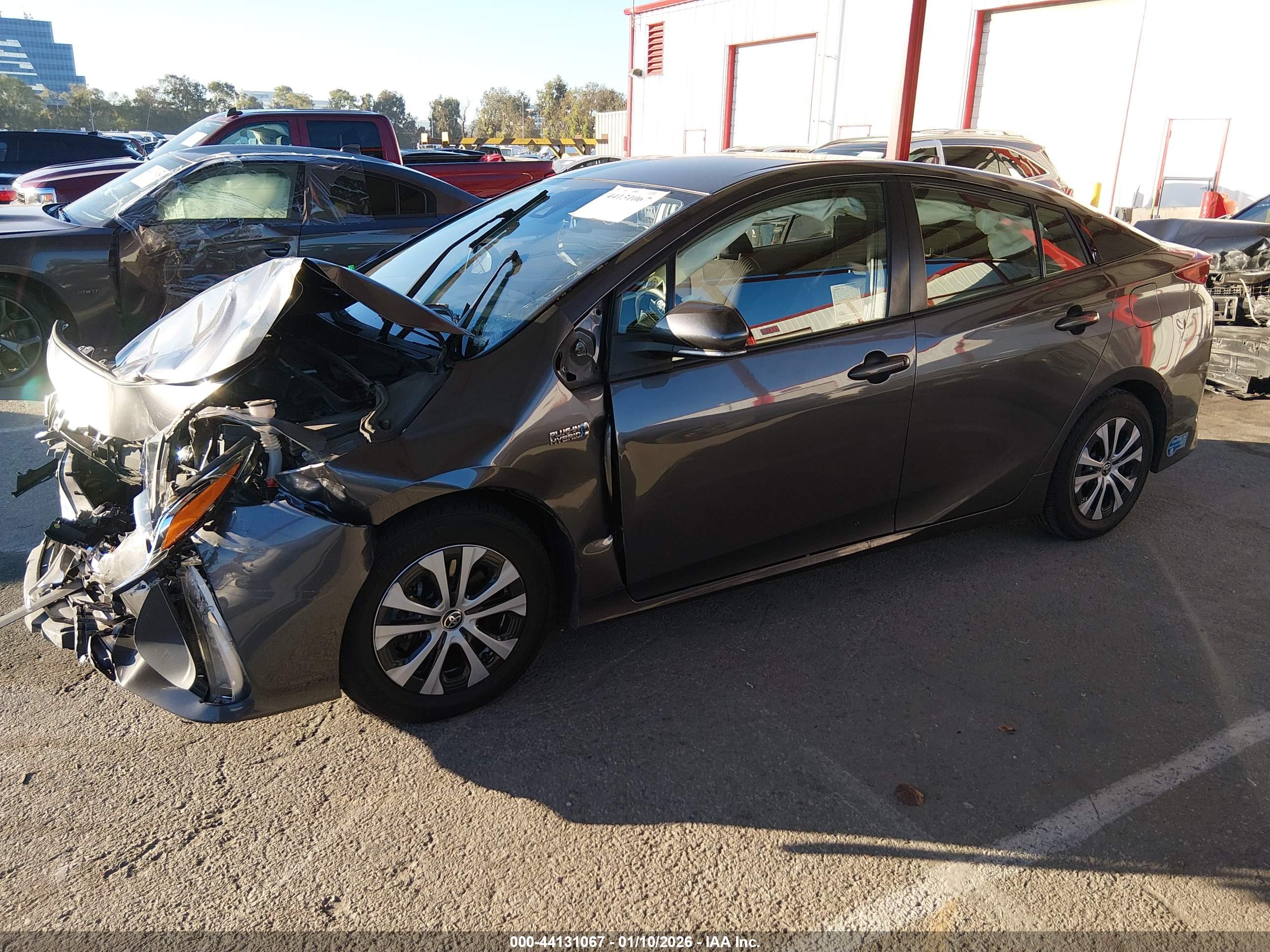 TOYOTA PRIUS image 2