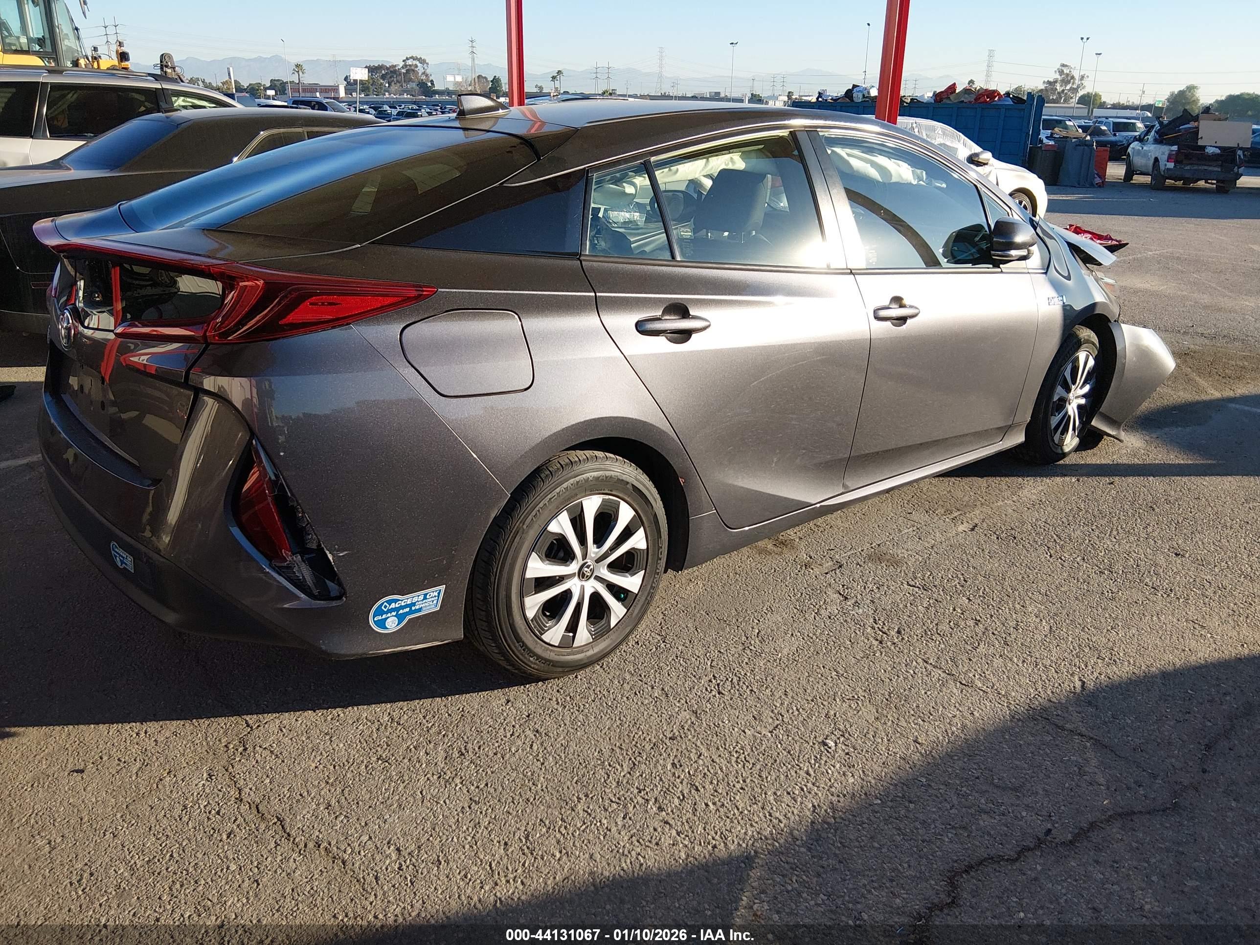 TOYOTA PRIUS image 4
