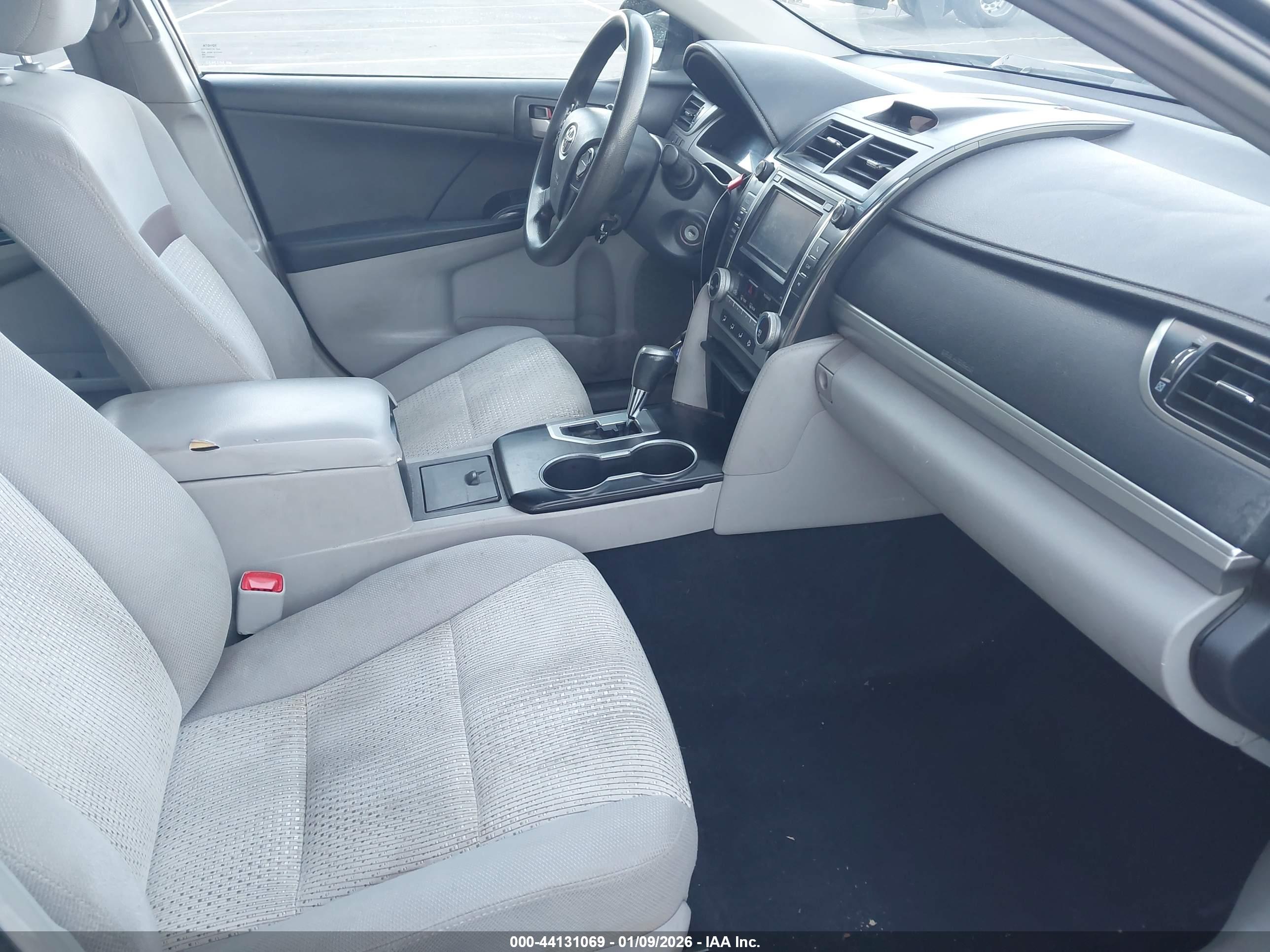 TOYOTA CAMRY image 5