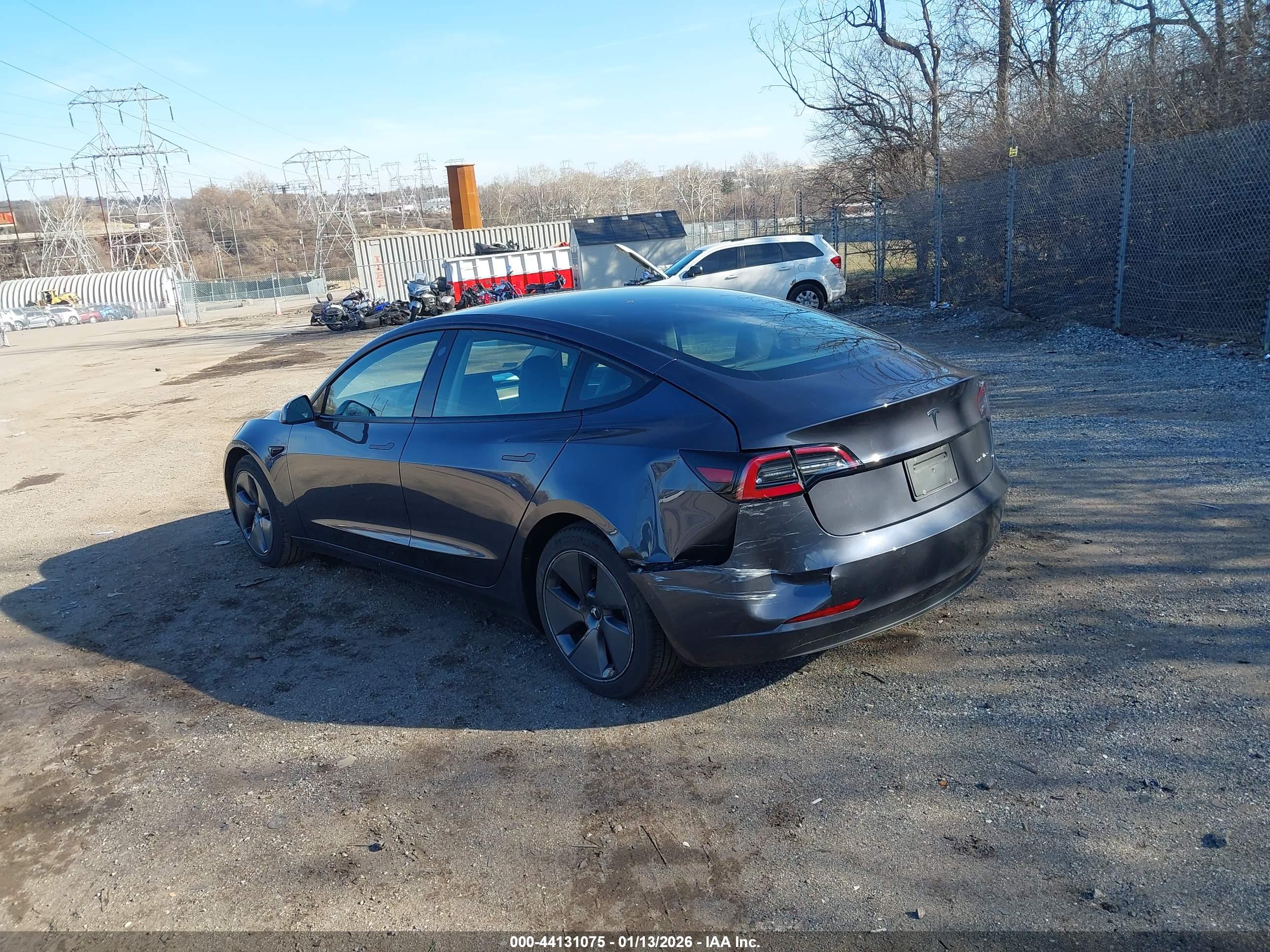 TESLA MODEL image 3