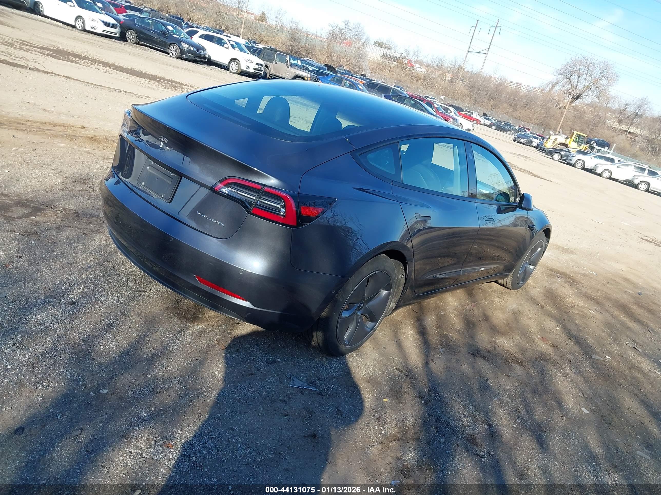 TESLA MODEL image 4
