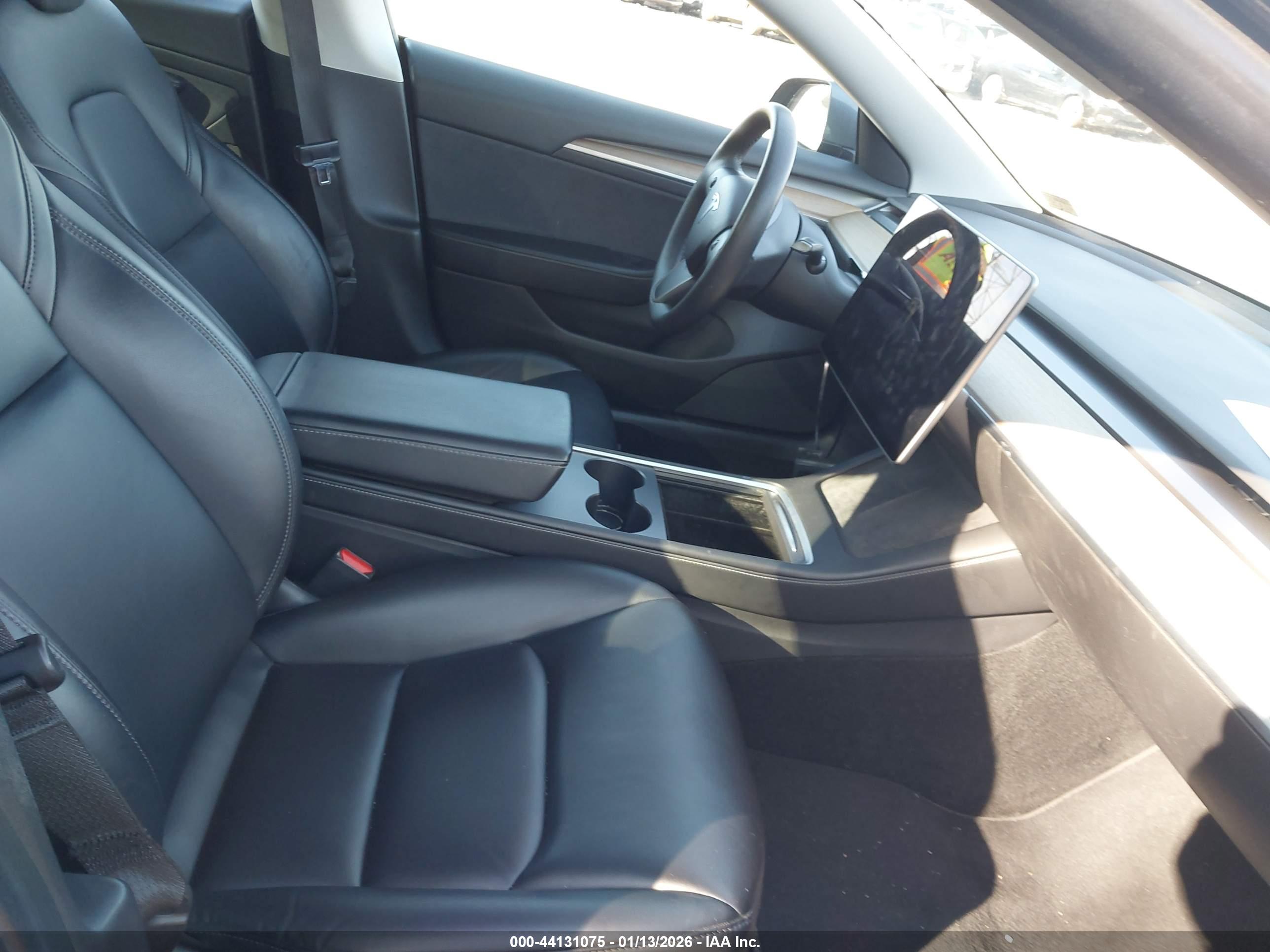 TESLA MODEL image 5