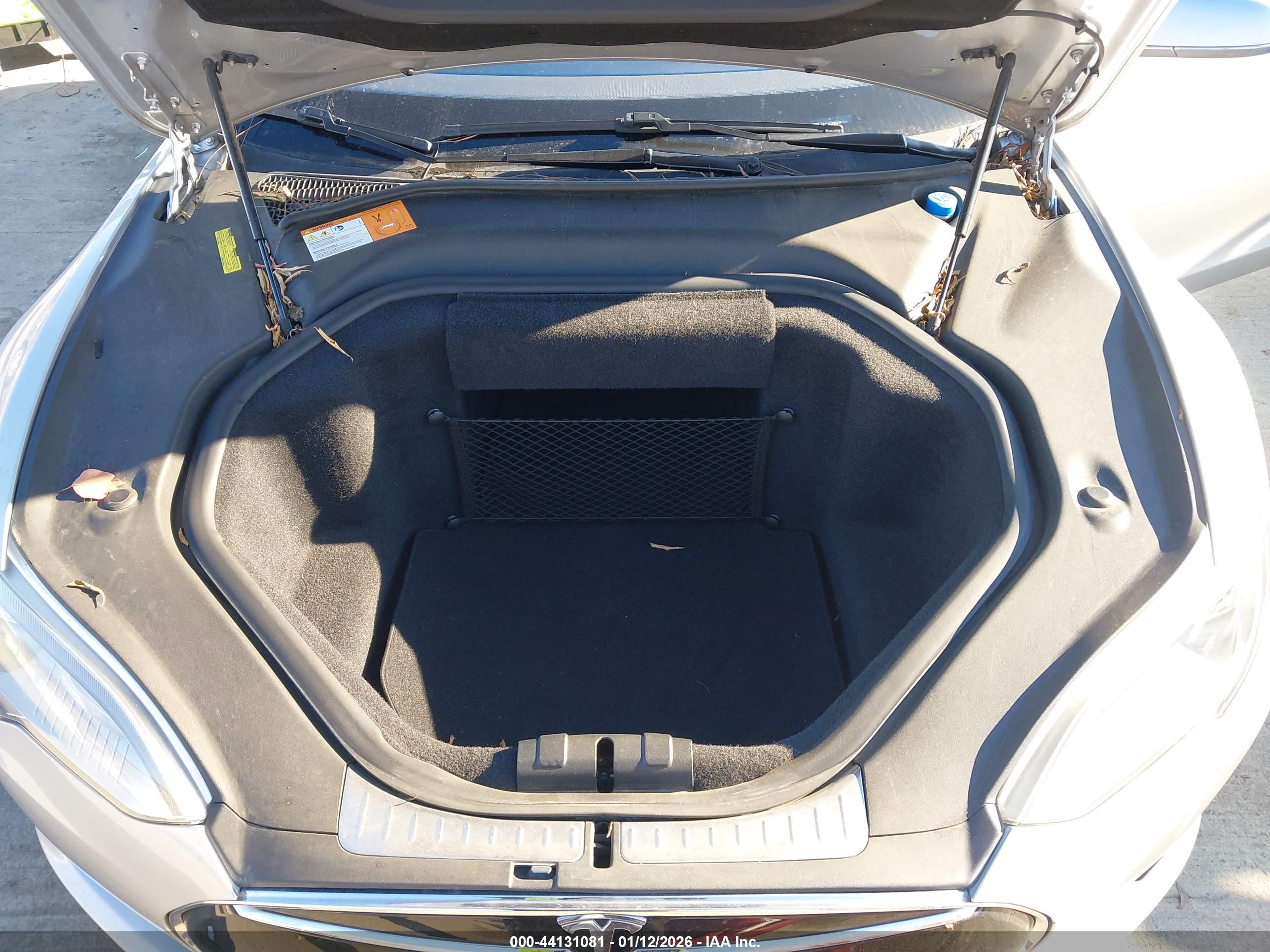 TESLA MODEL image 10