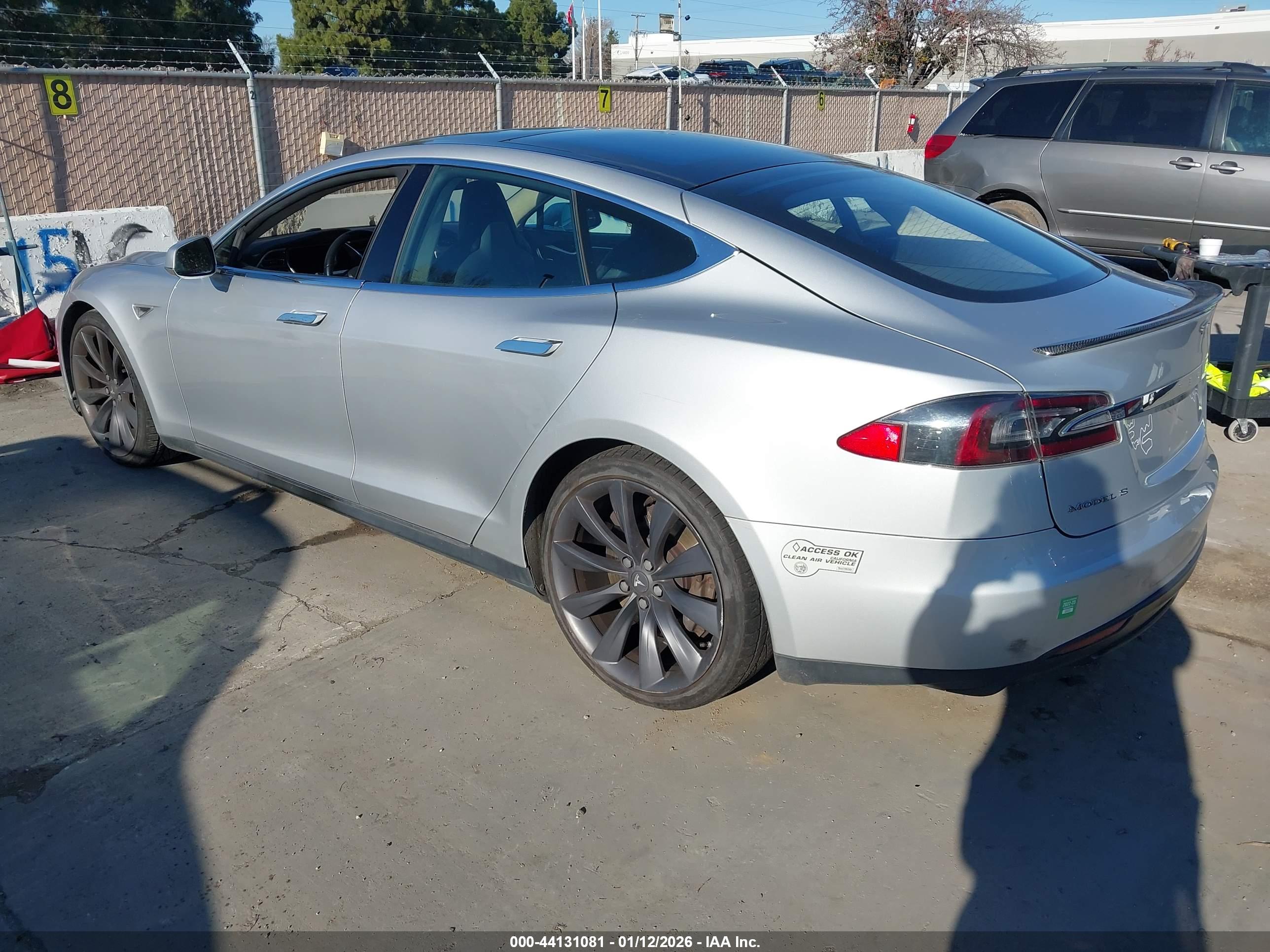 TESLA MODEL image 3