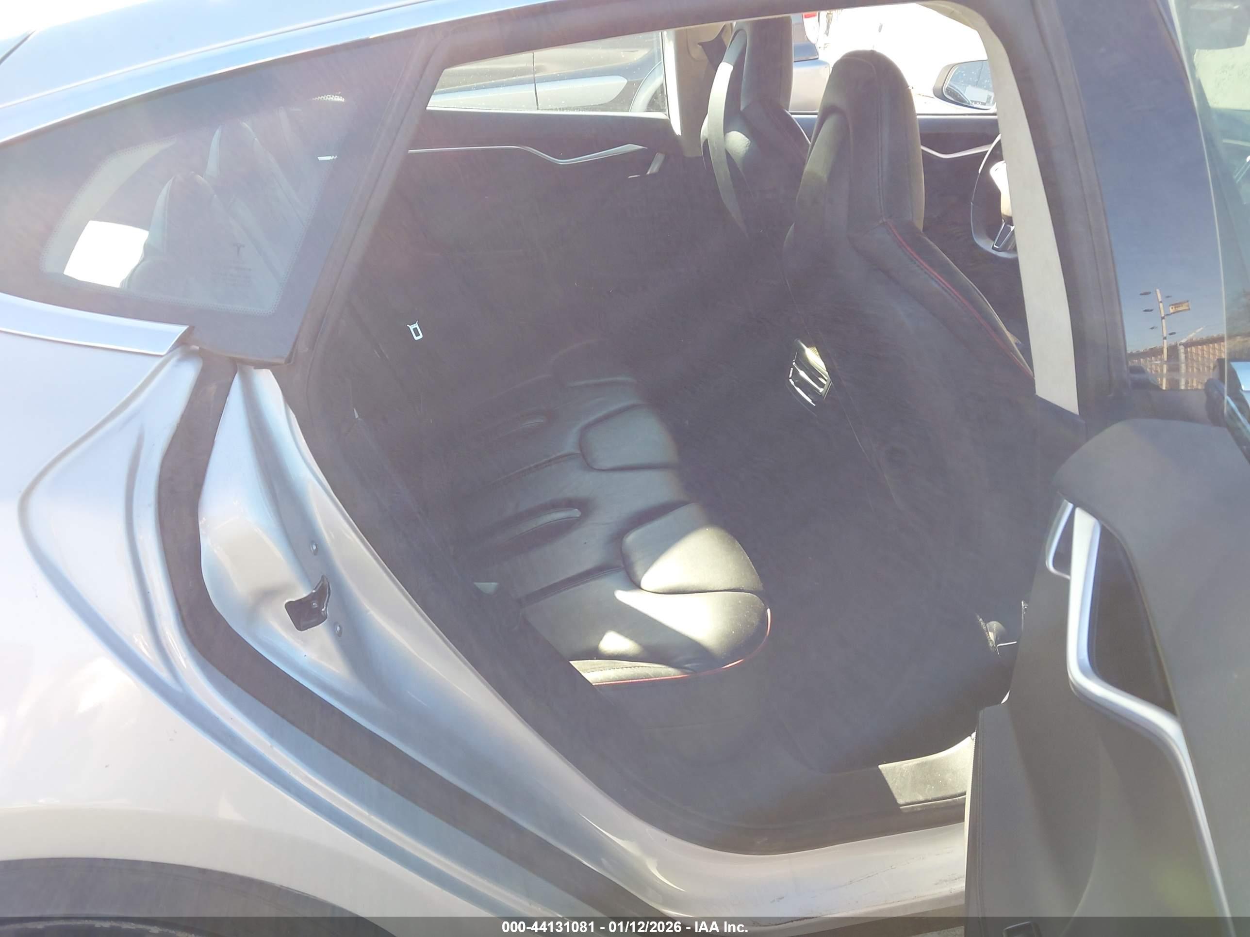 TESLA MODEL image 8