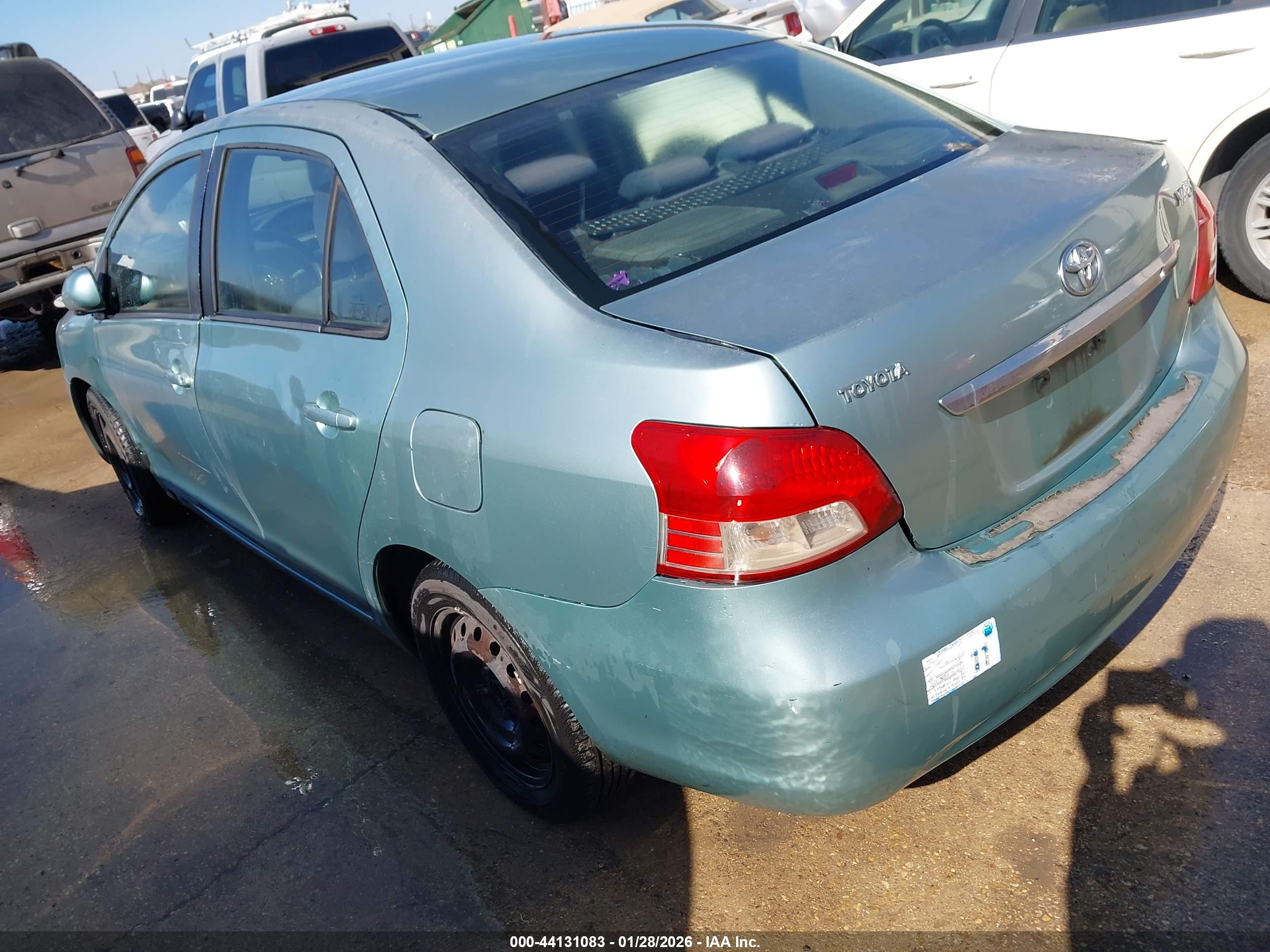 TOYOTA YARIS image 3