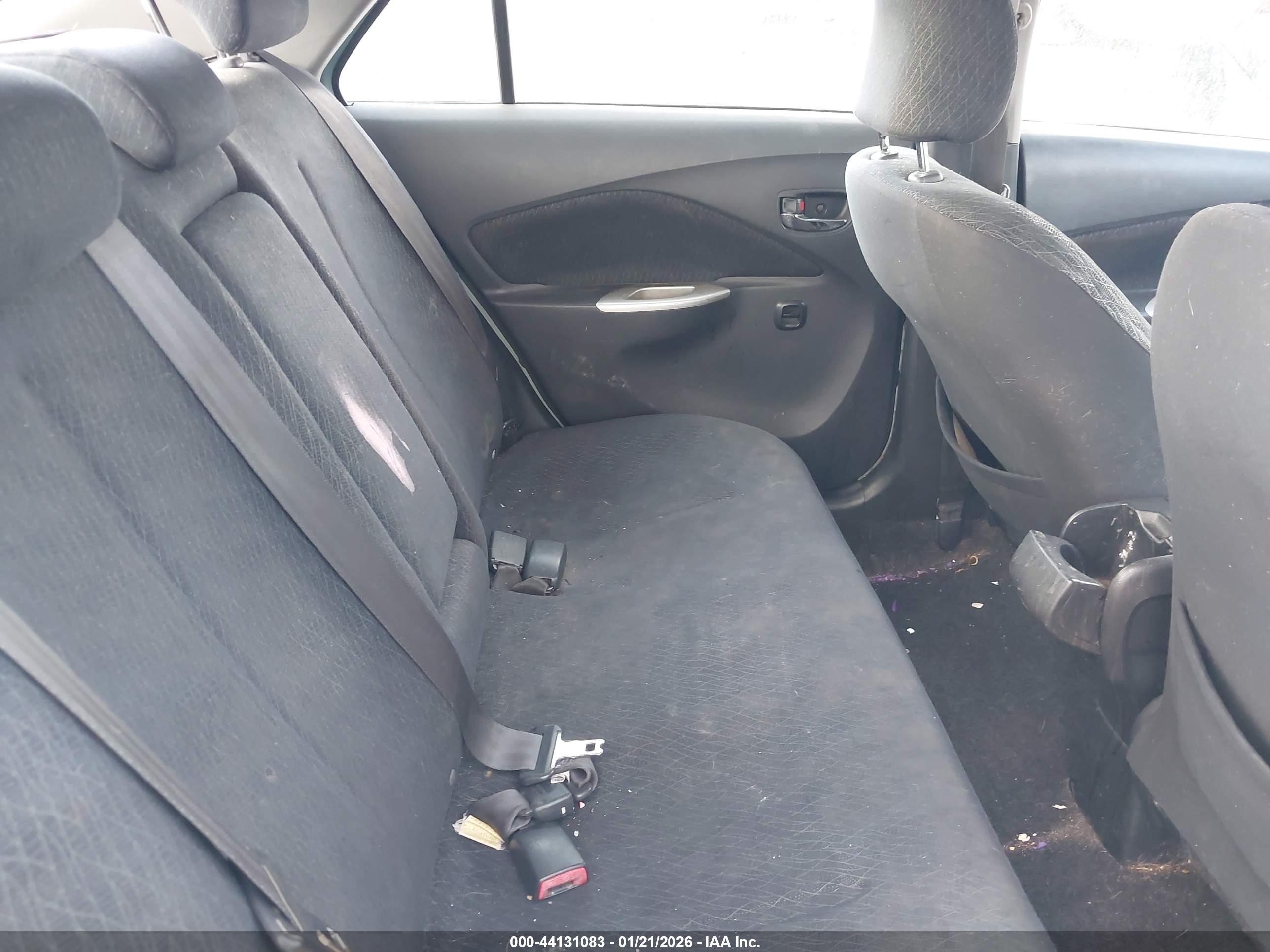 TOYOTA YARIS image 8