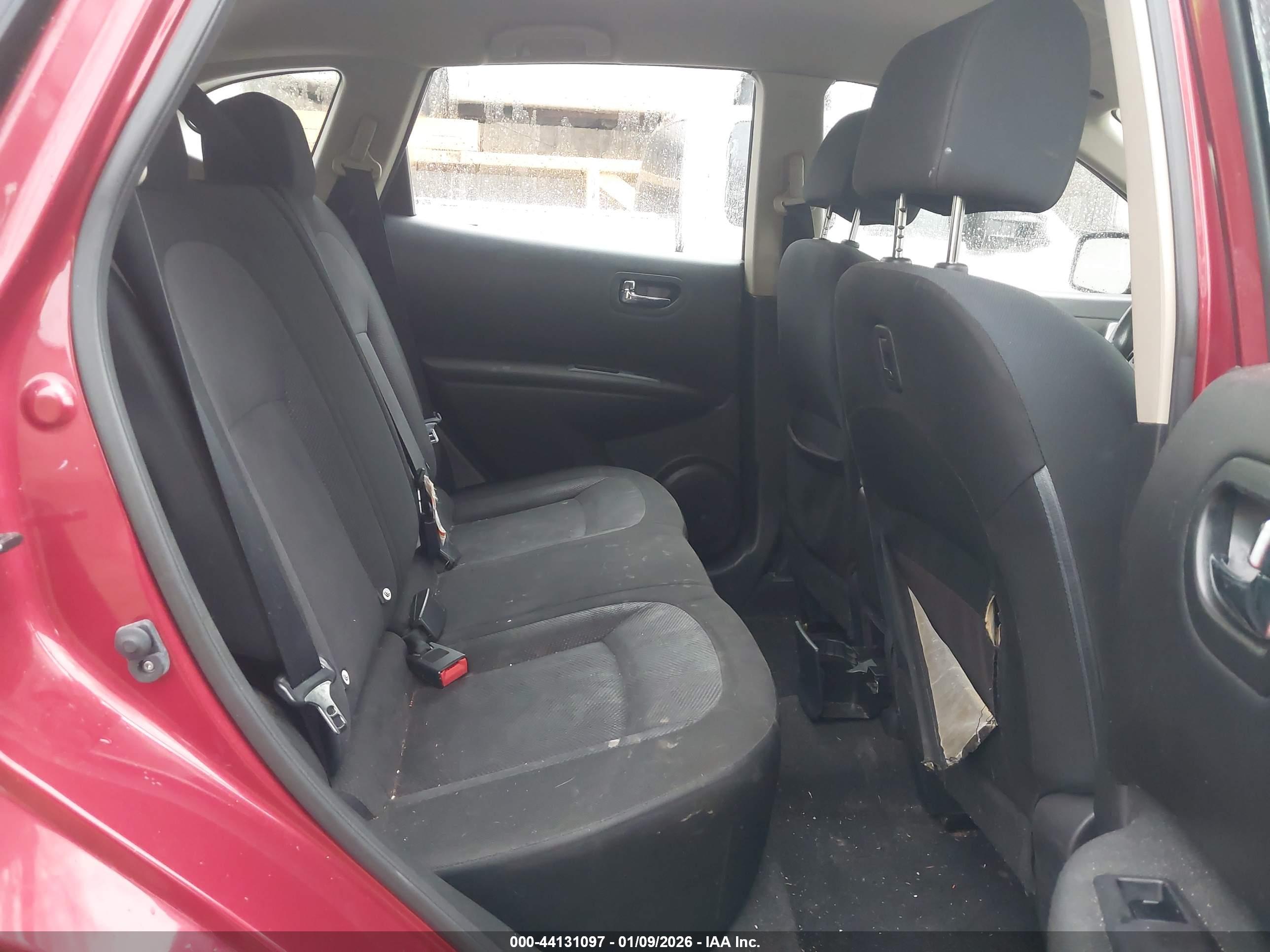 NISSAN ROGUE image 8
