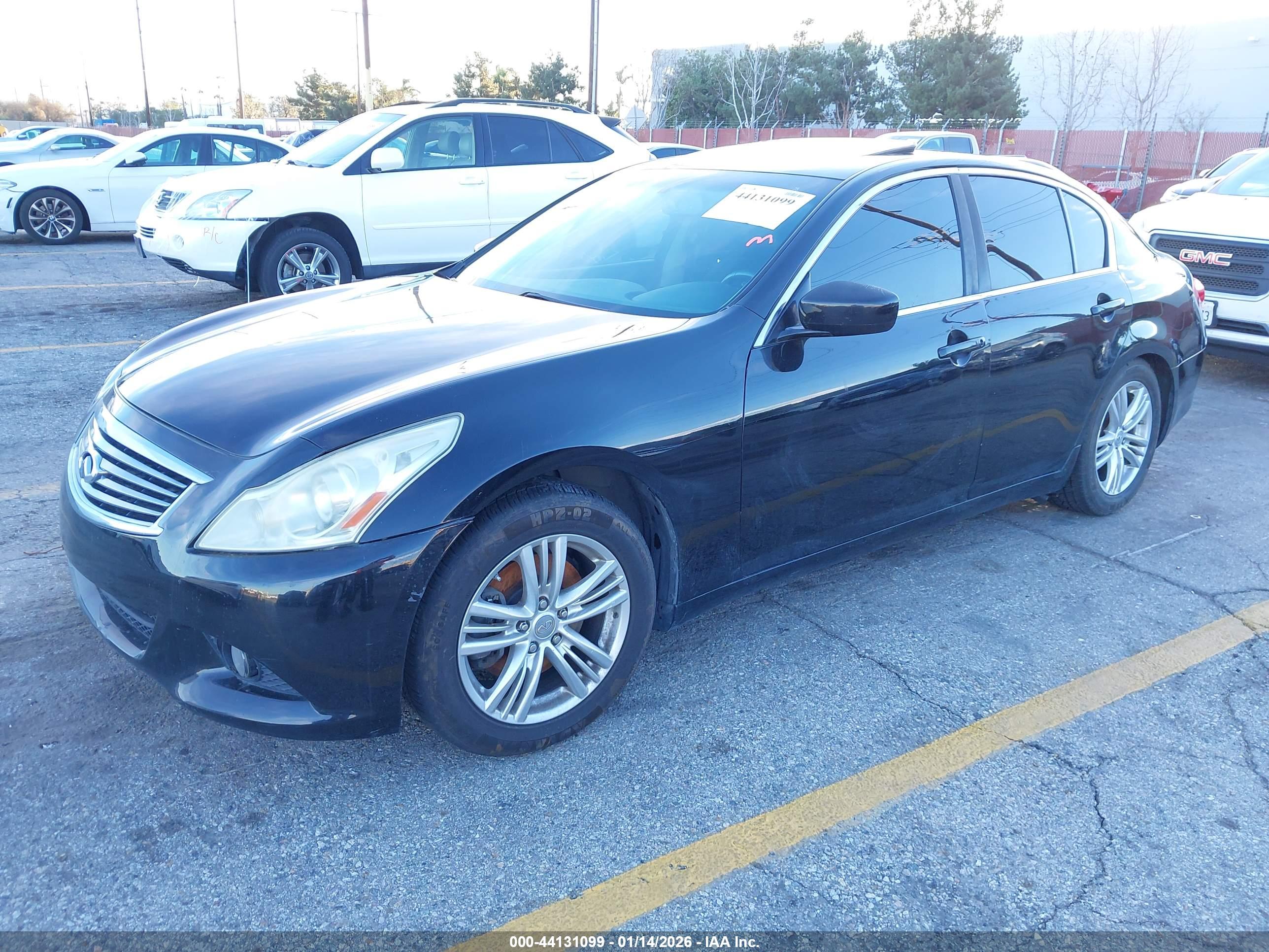 INFINITI G37 image 2