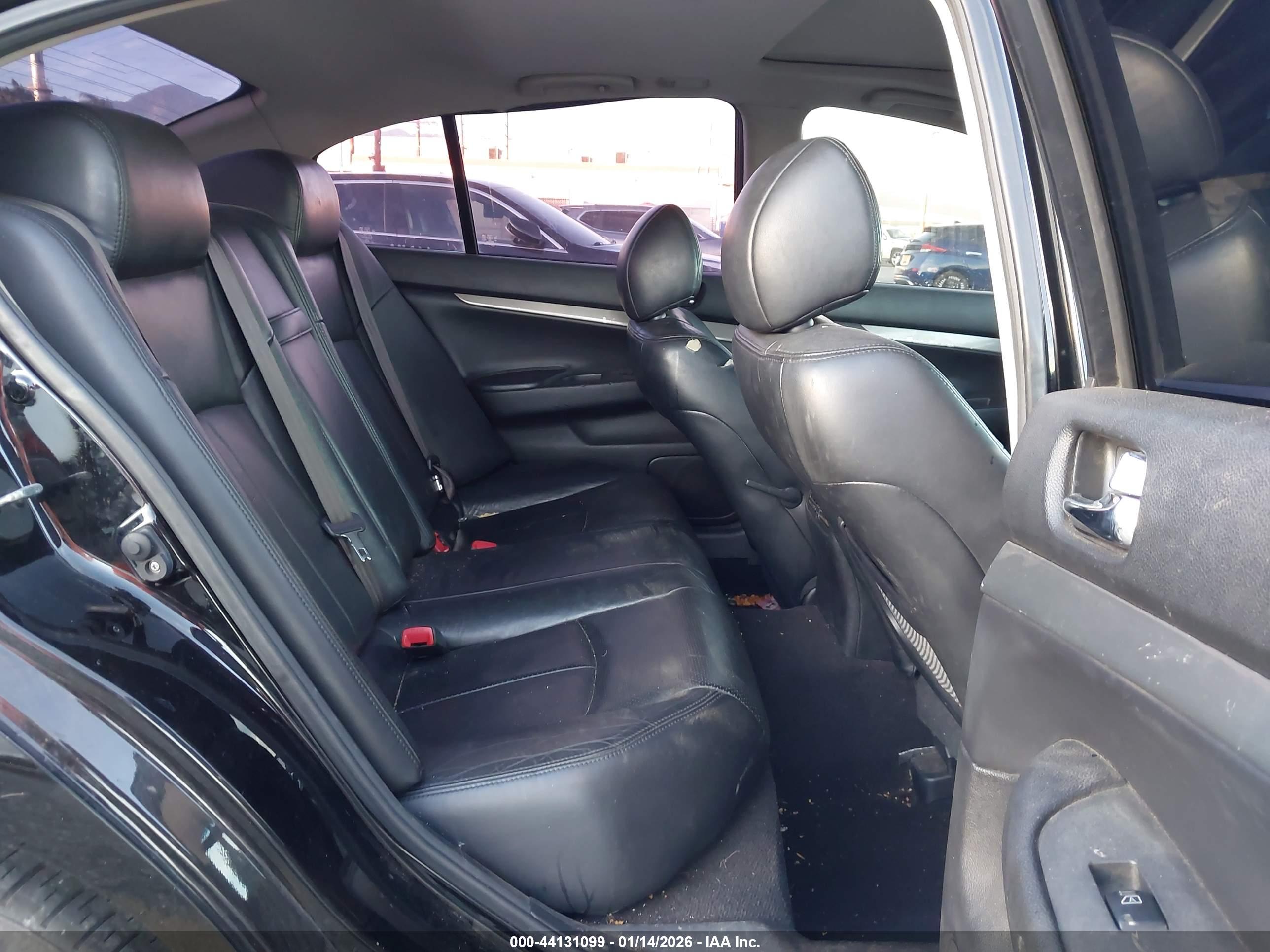 INFINITI G37 image 8
