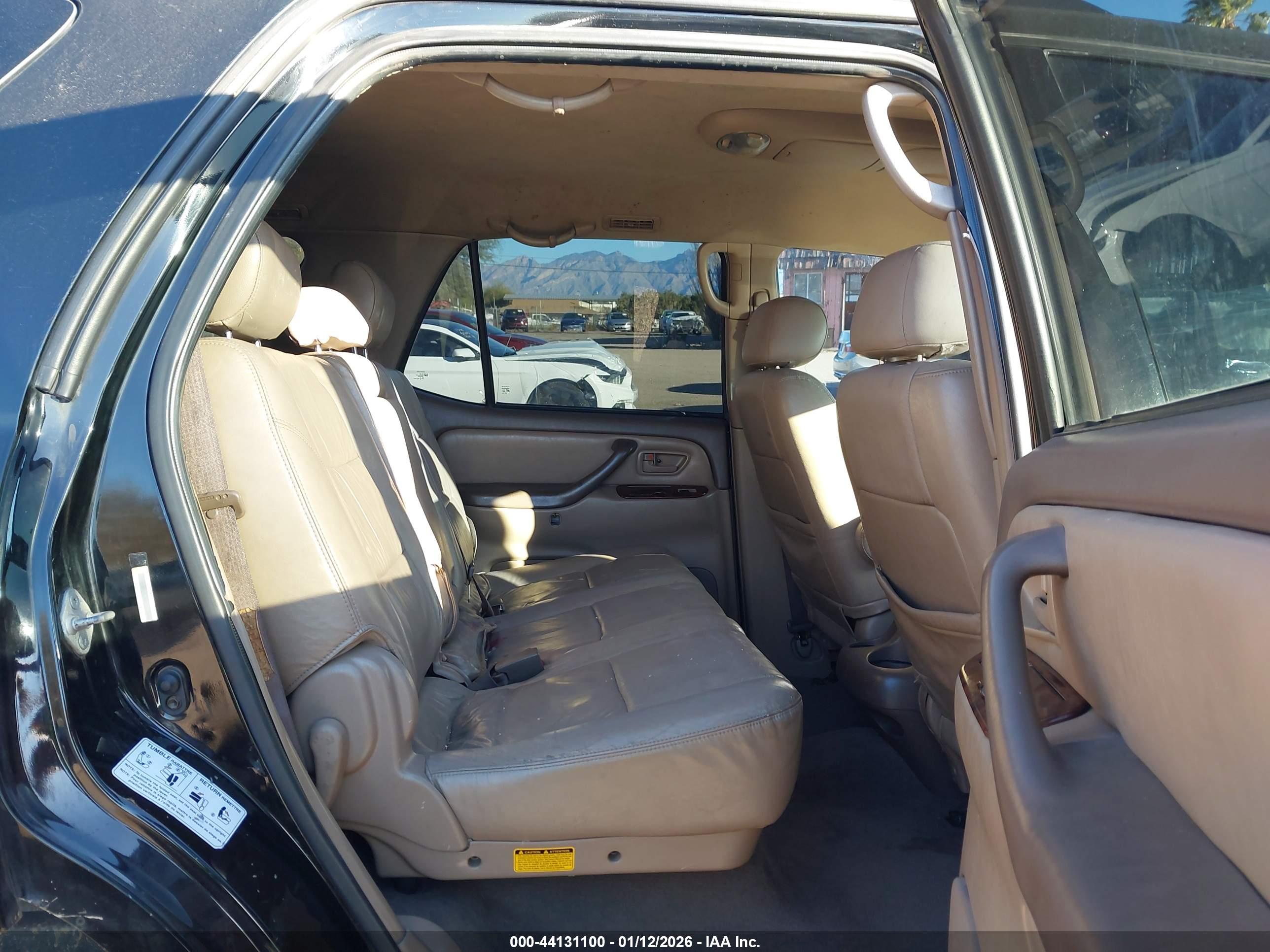 TOYOTA SEQUOIA image 8