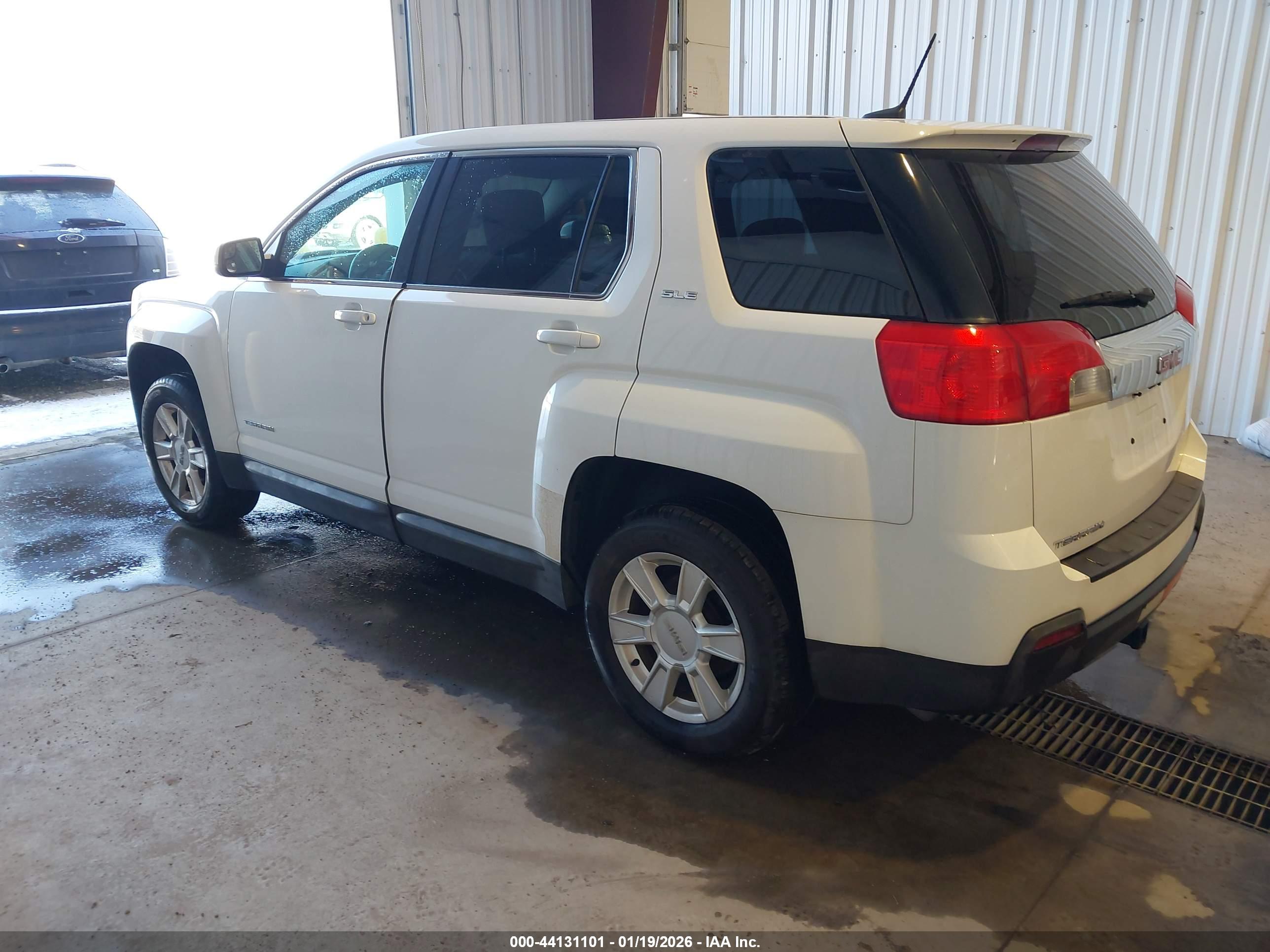 GMC TERRAIN image 3