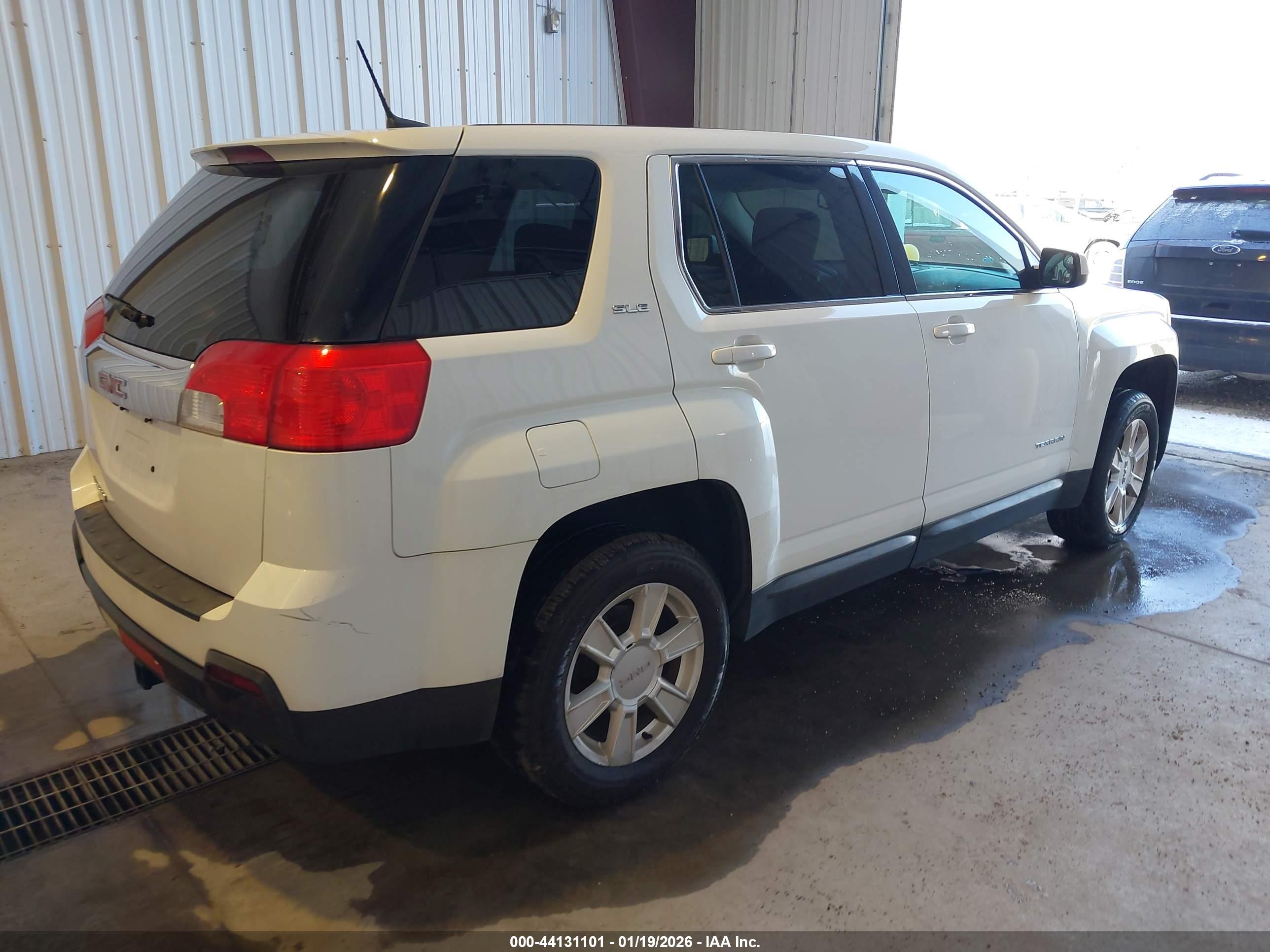 GMC TERRAIN image 4