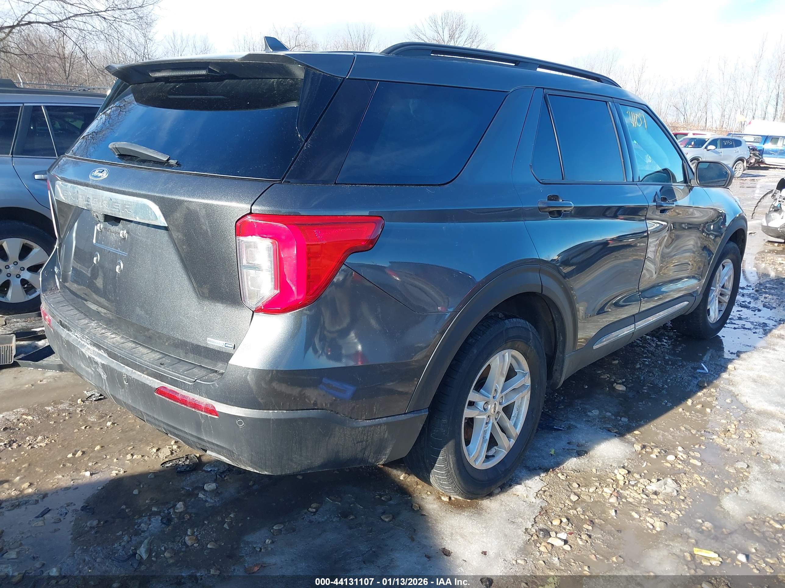 FORD EXPLORER image 4