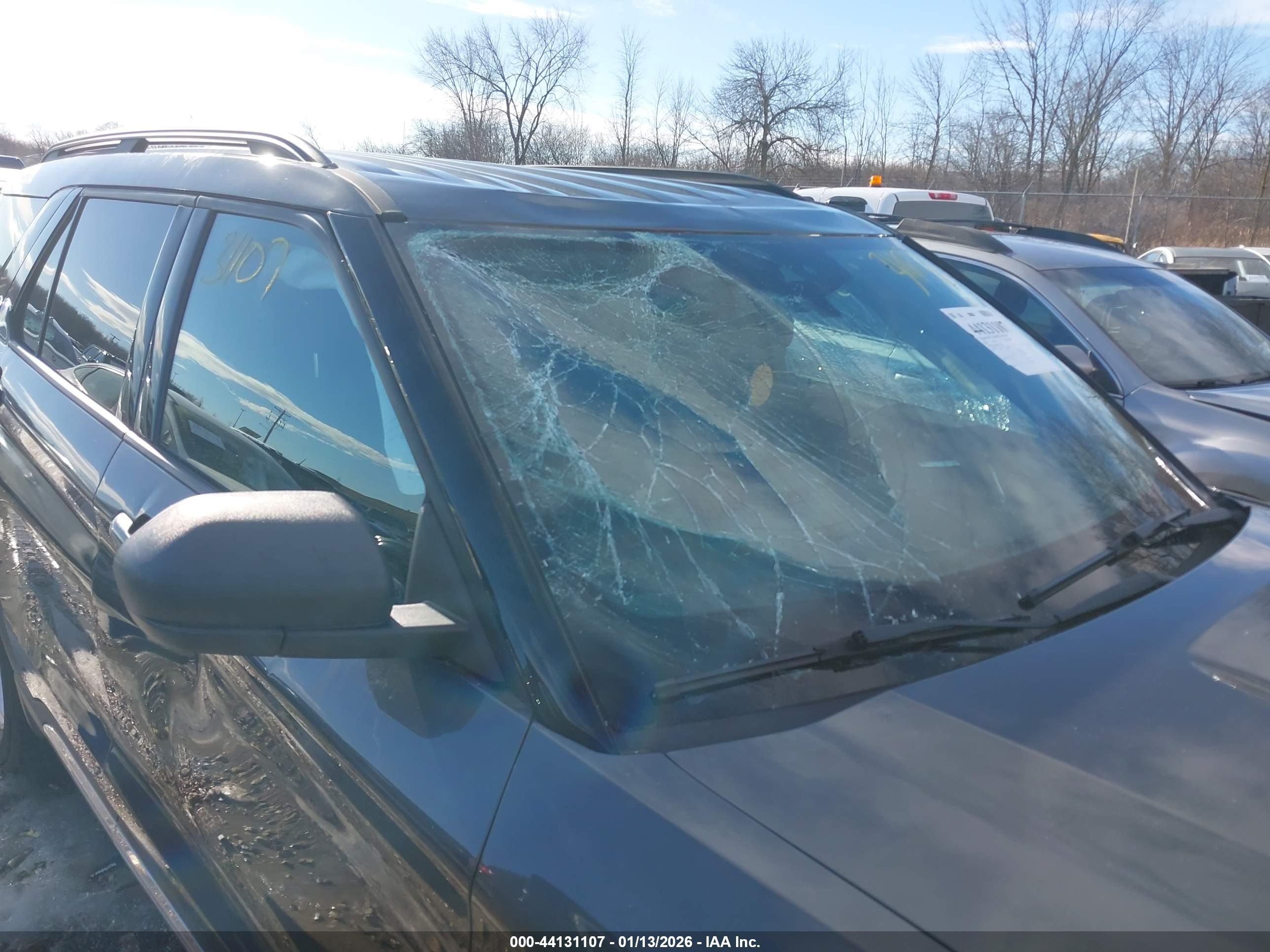 FORD EXPLORER image 6