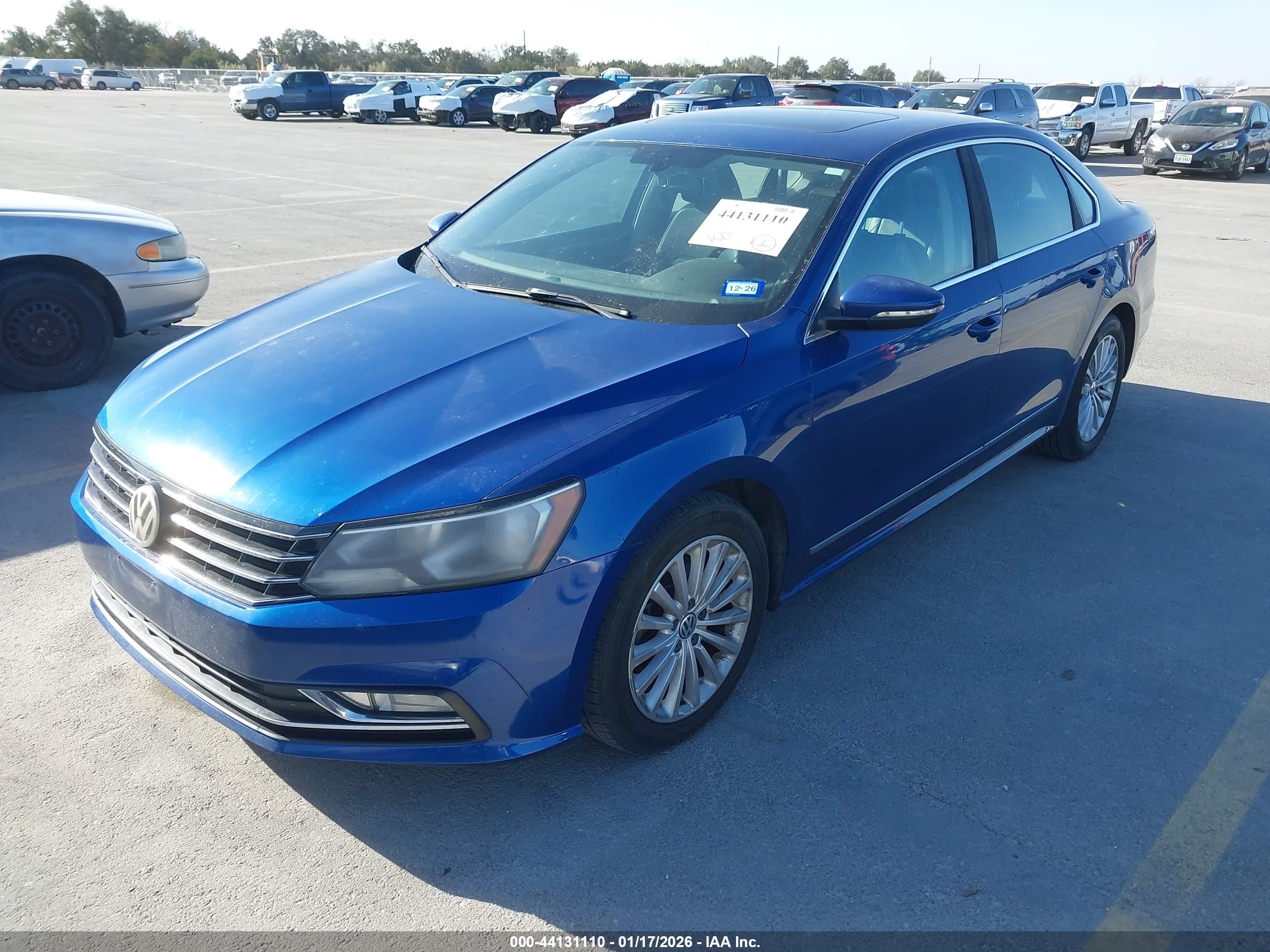VOLKSWAGEN PASSAT image 2