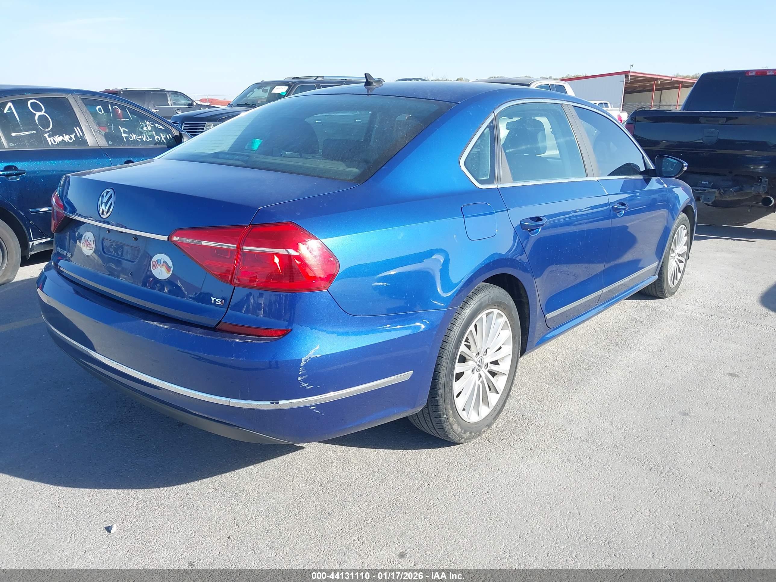 VOLKSWAGEN PASSAT image 4
