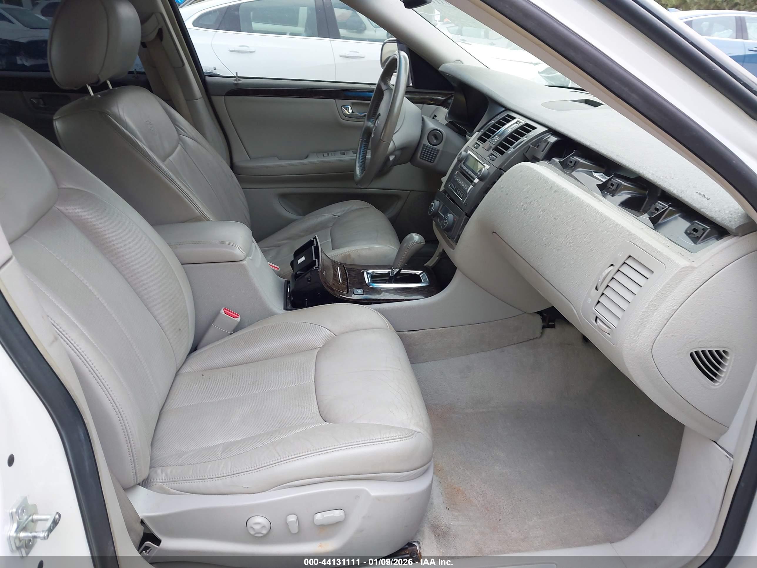 CADILLAC DTS image 5