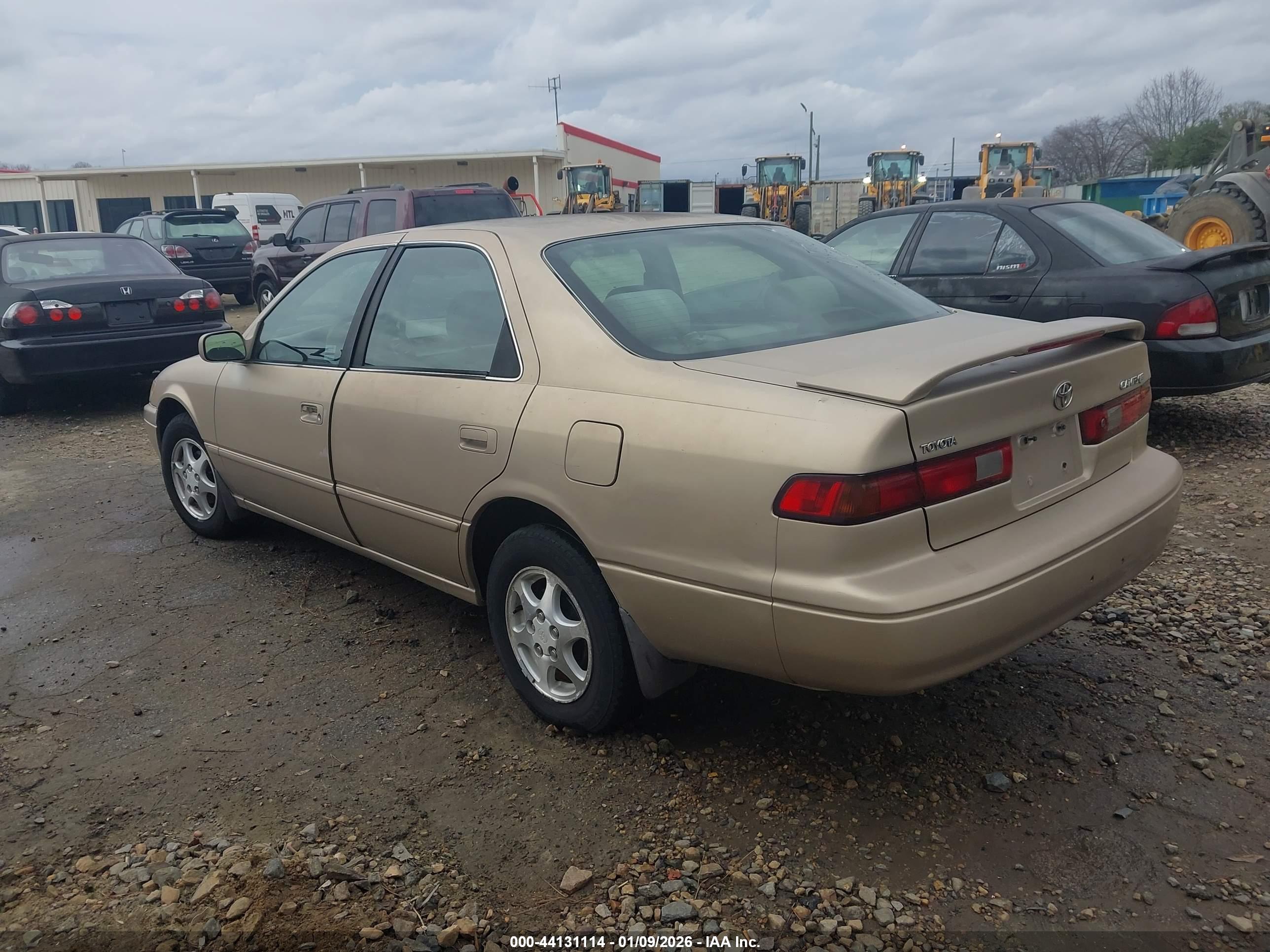 TOYOTA CAMRY image 3