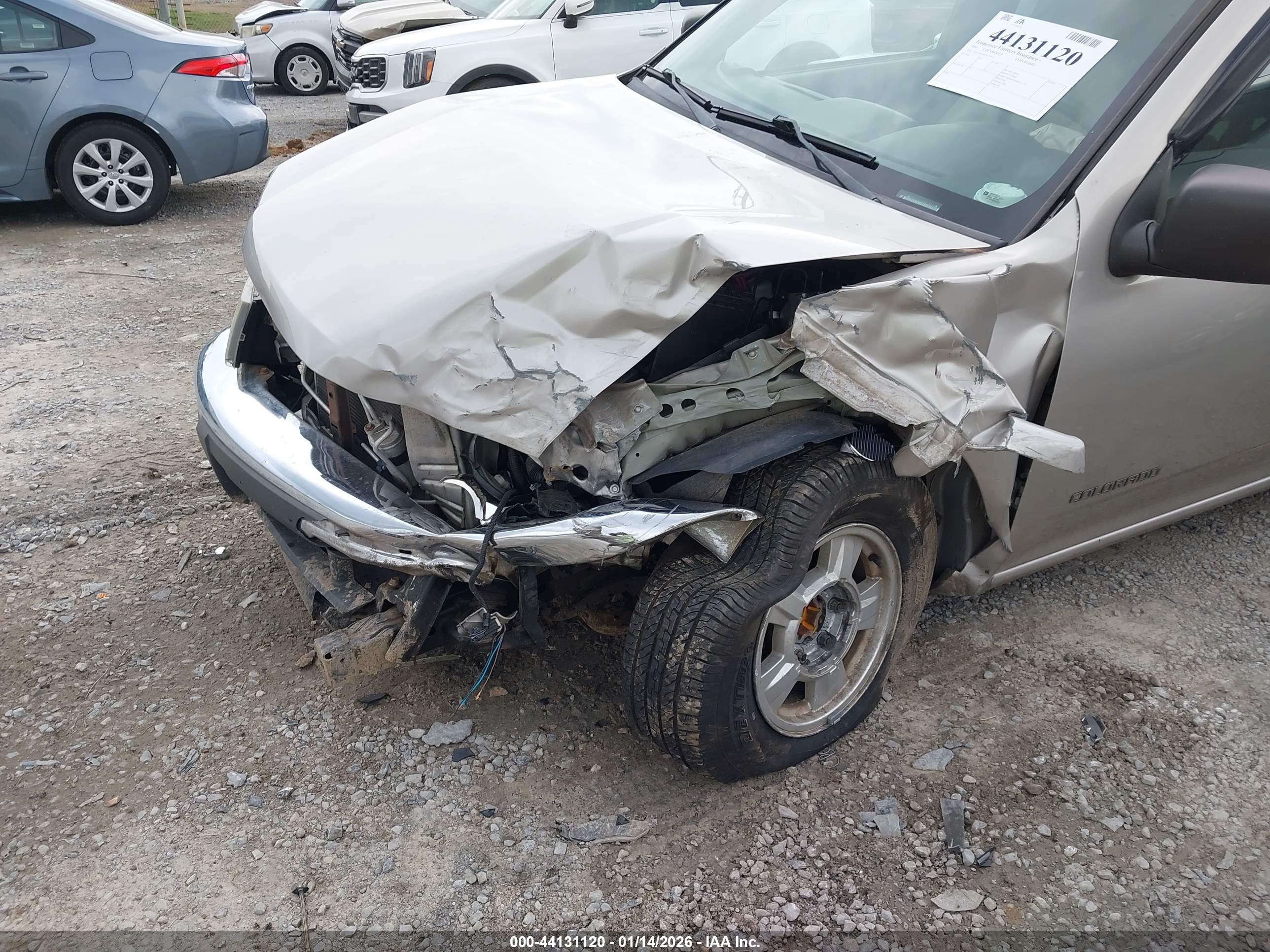CHEVROLET COLORADO image 6