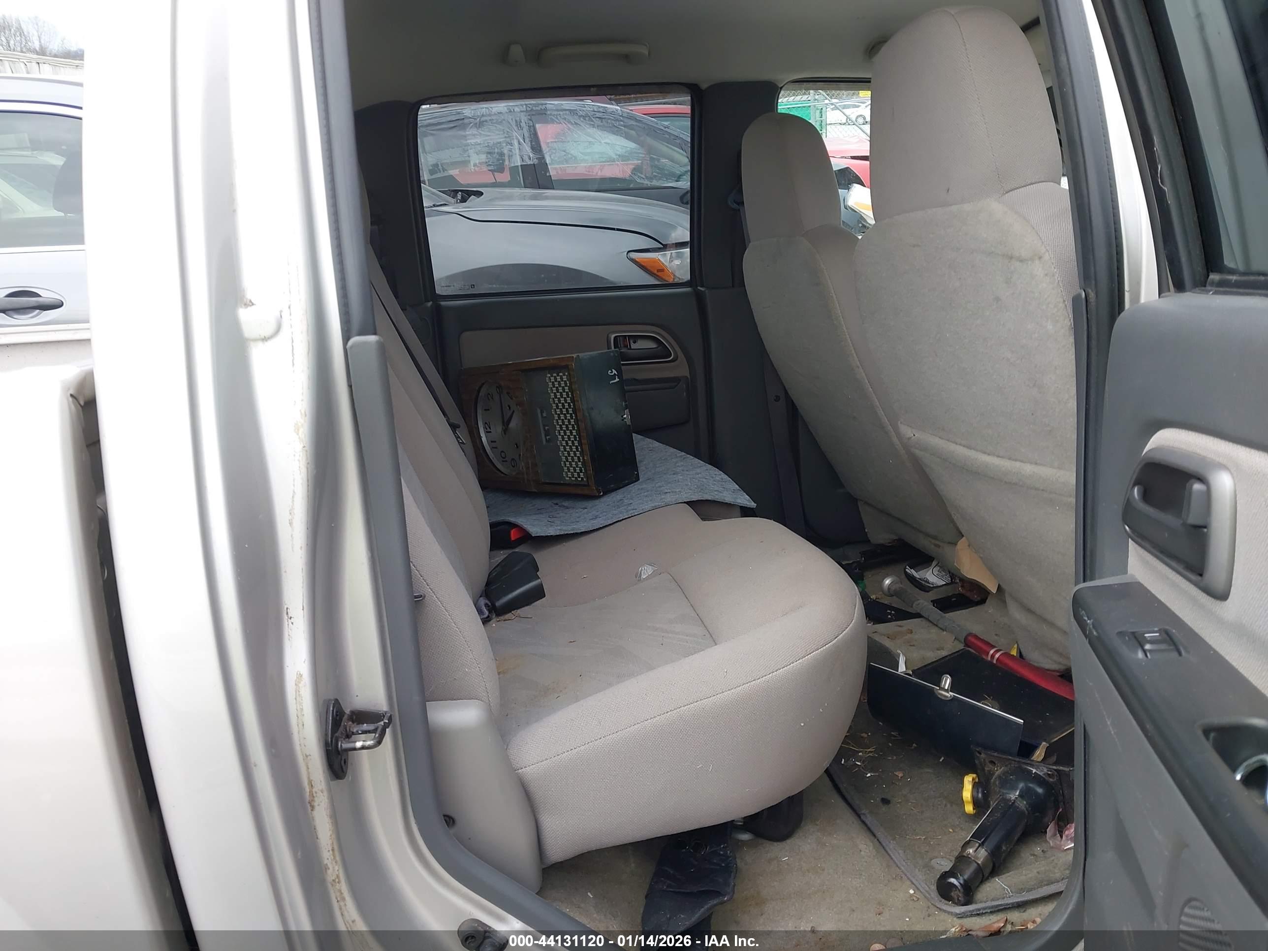 CHEVROLET COLORADO image 8
