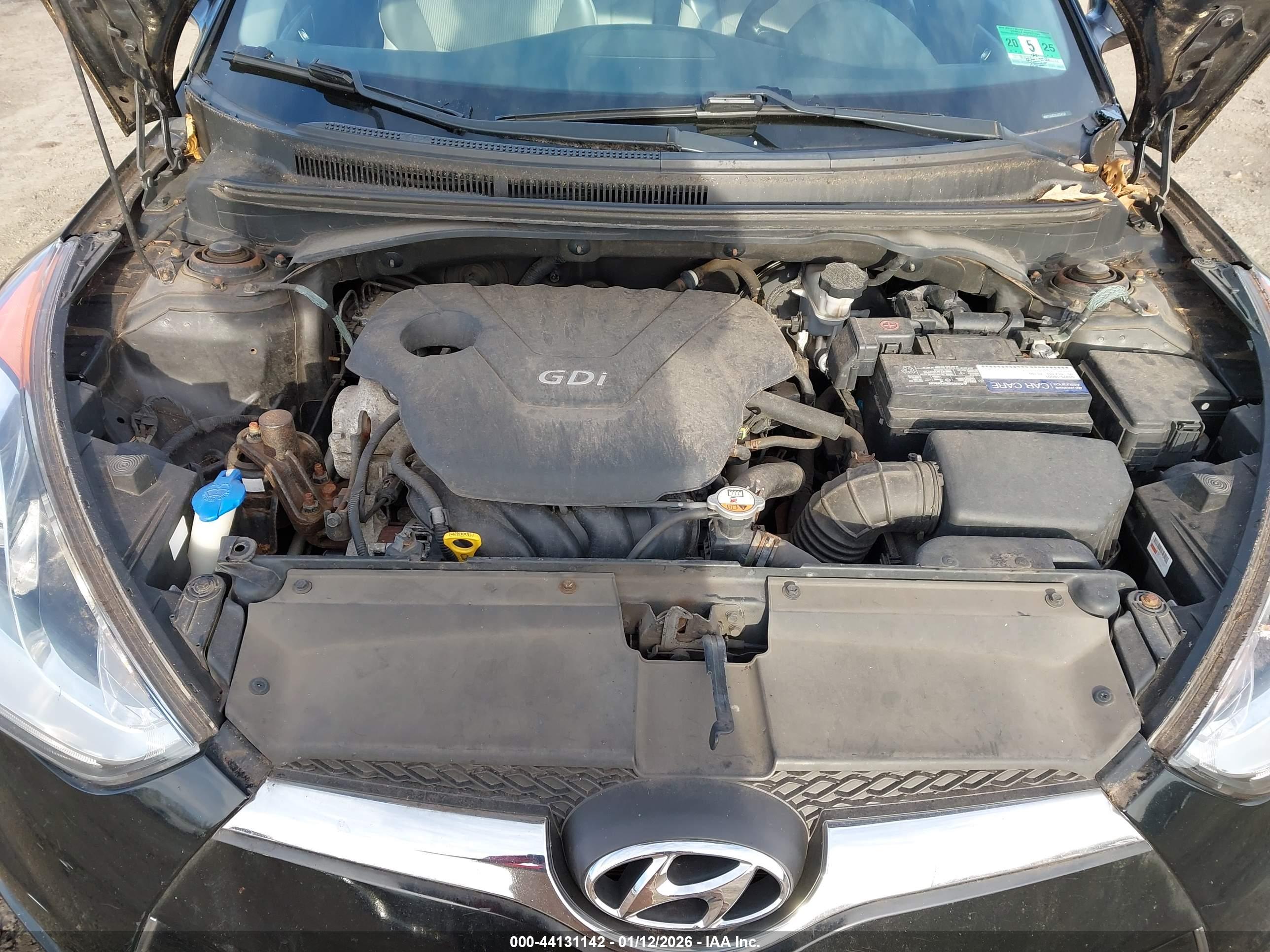 HYUNDAI VELOSTER image 10