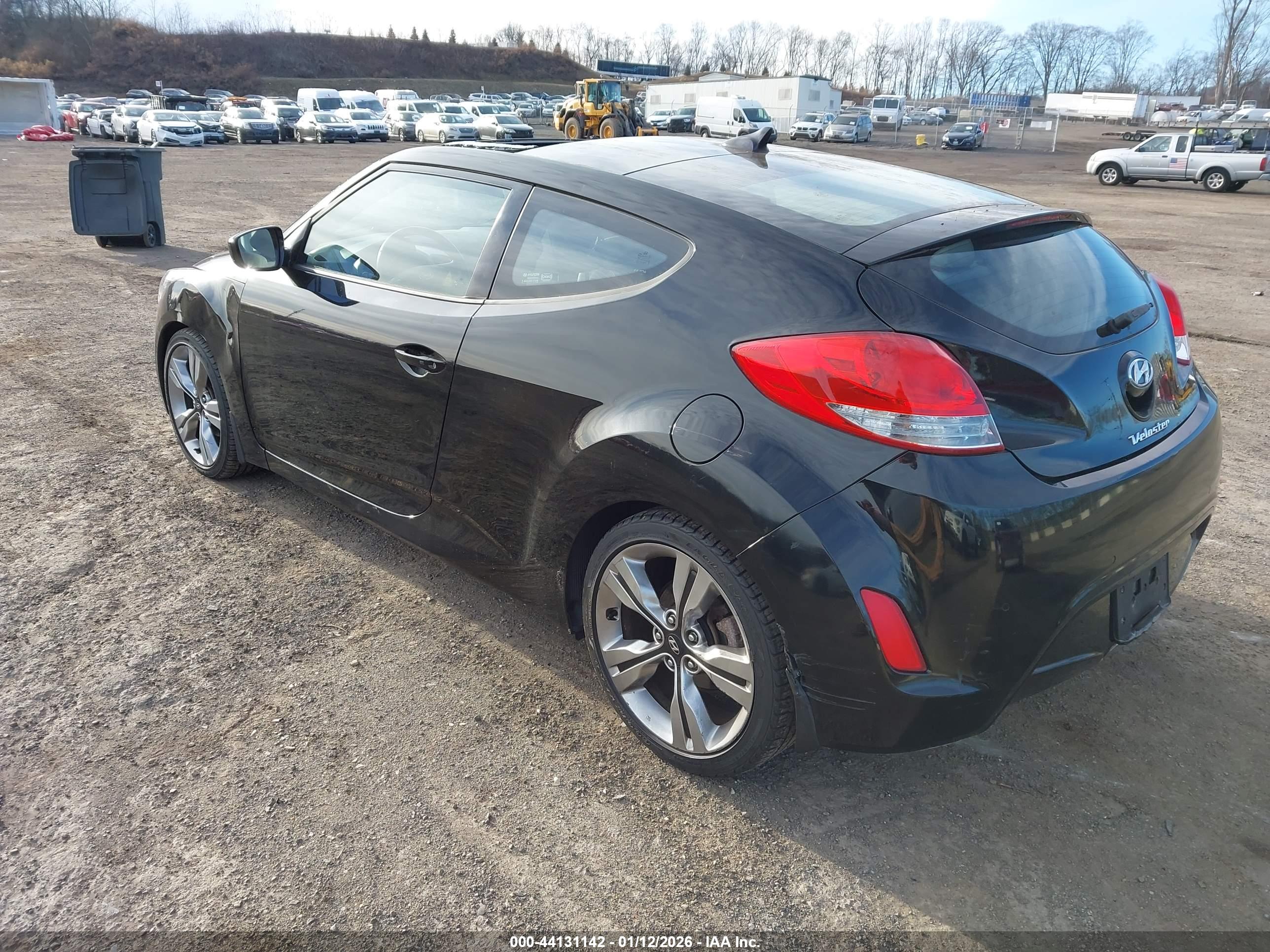 HYUNDAI VELOSTER image 3